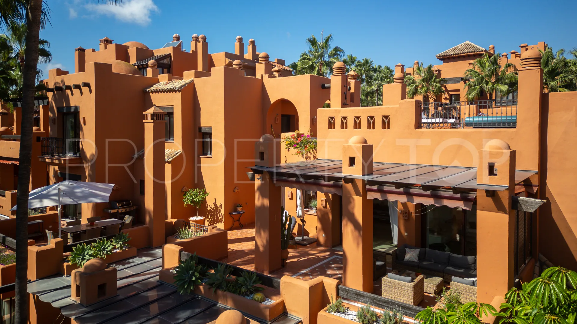 4 bedrooms Nueva Andalucia duplex penthouse for sale