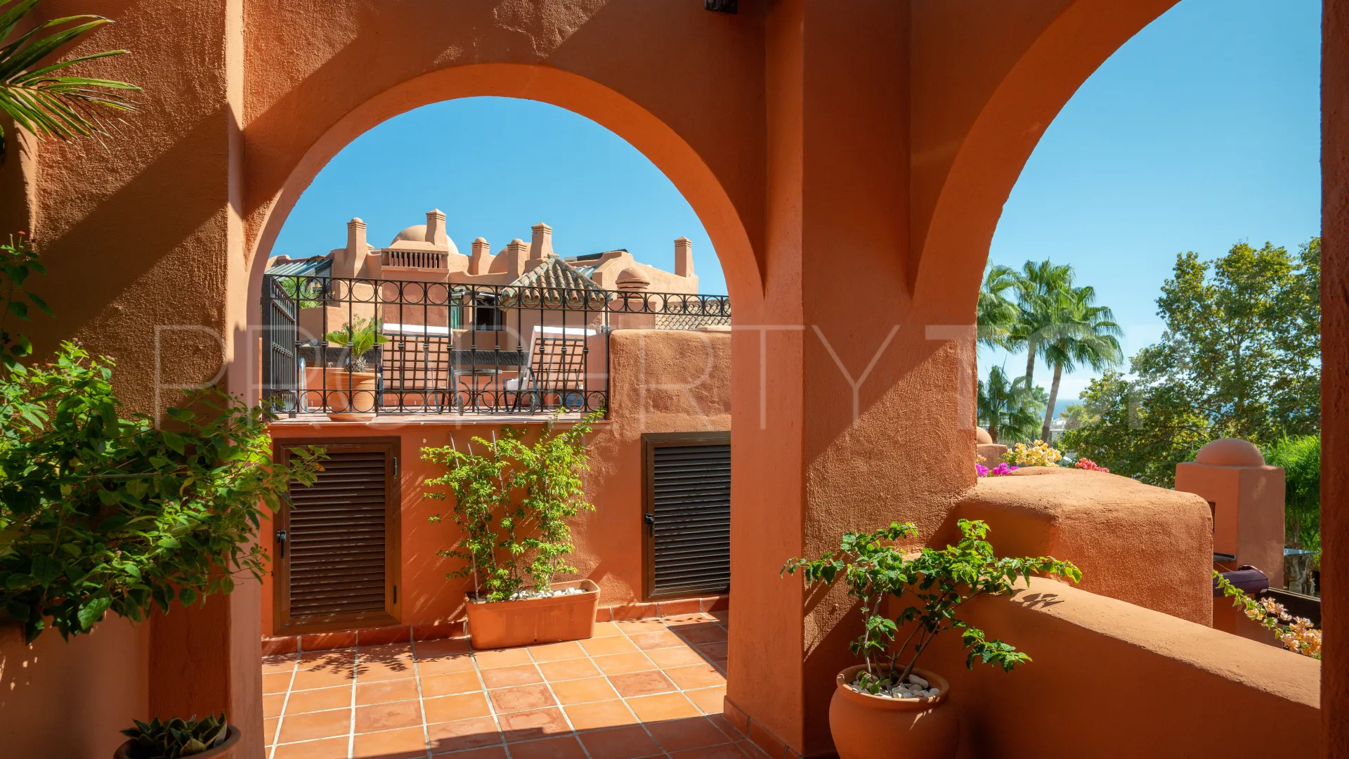 4 bedrooms Nueva Andalucia duplex penthouse for sale