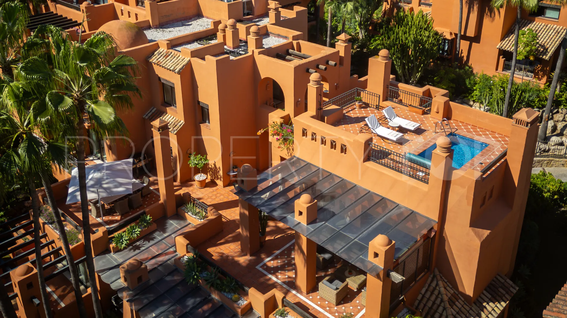 4 bedrooms Nueva Andalucia duplex penthouse for sale