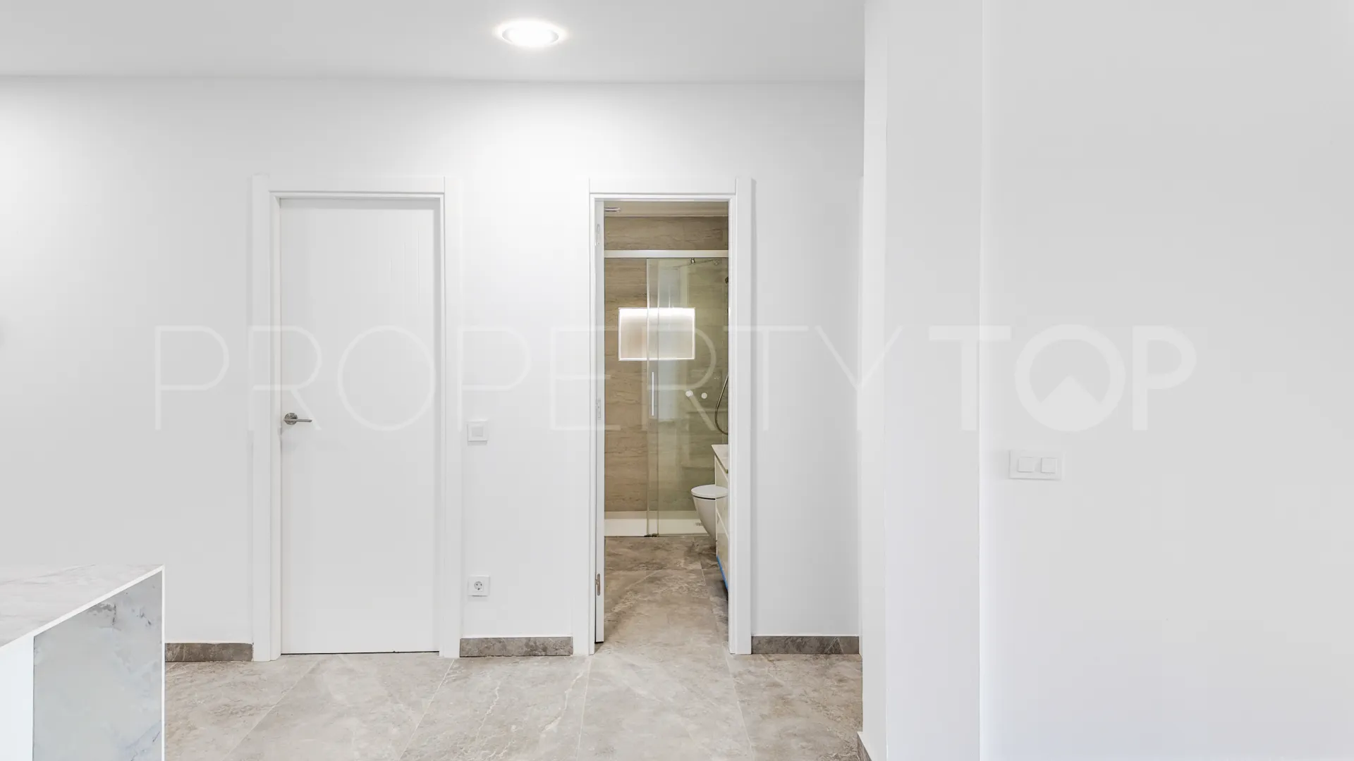 Apartamento planta baja en venta en Los Cristianos con 2 dormitorios