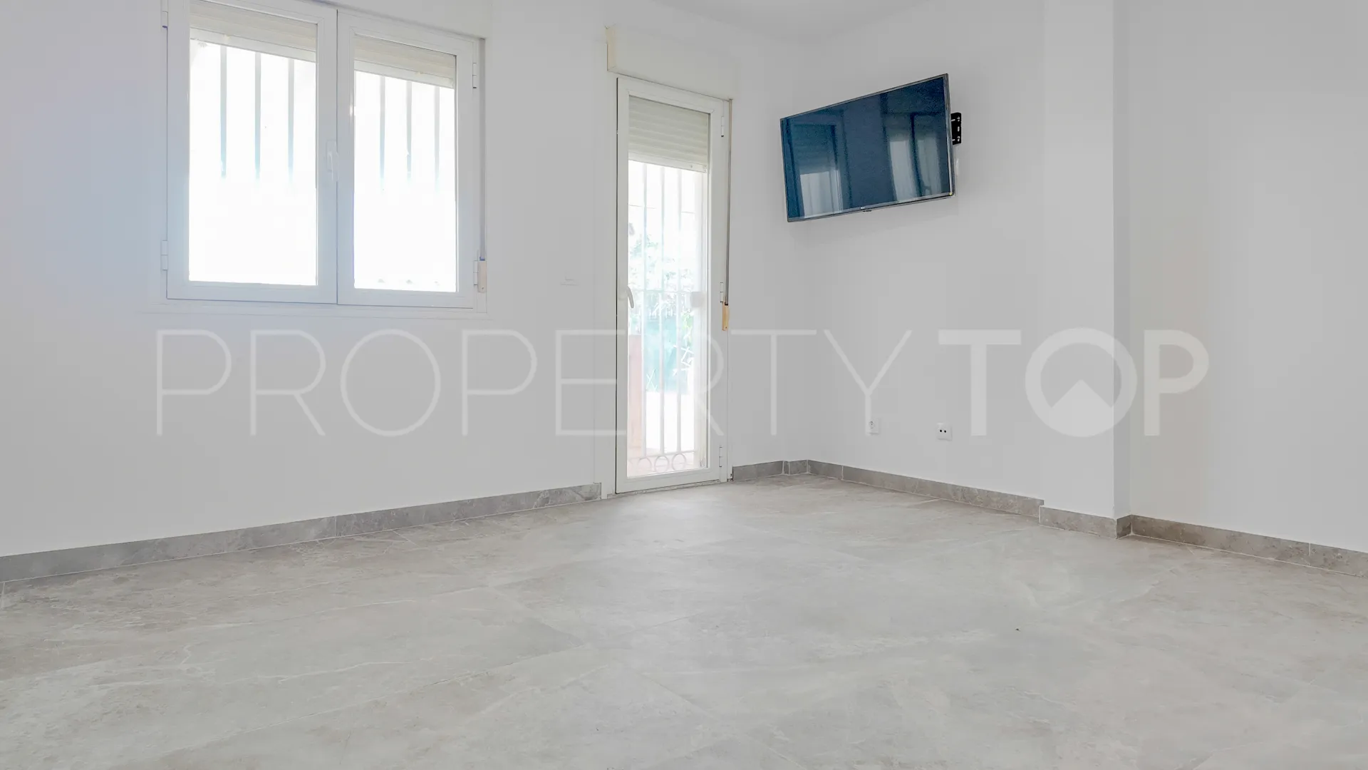 Apartamento planta baja en venta en Los Cristianos con 2 dormitorios