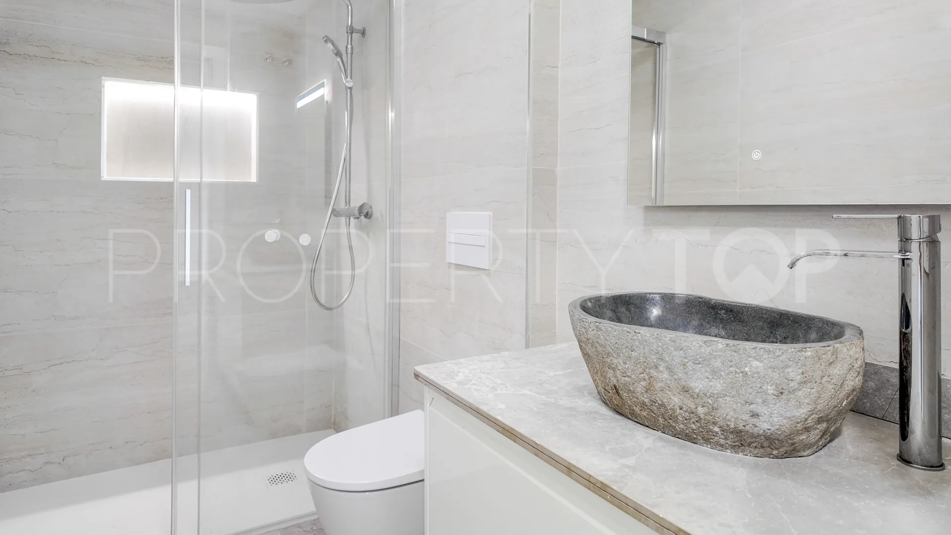 Apartamento planta baja en venta en Los Cristianos con 2 dormitorios