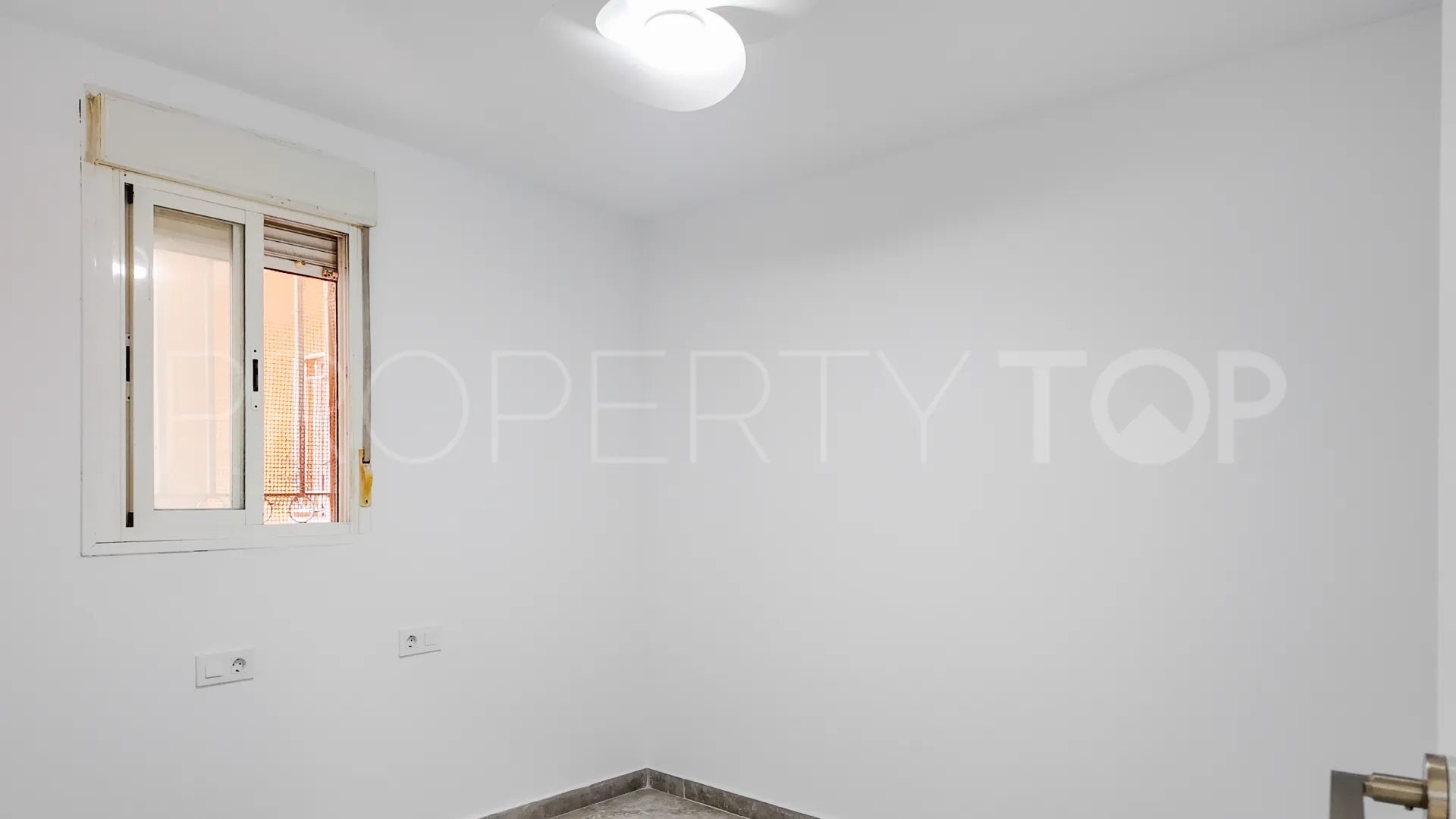 Apartamento planta baja en venta en Los Cristianos con 2 dormitorios