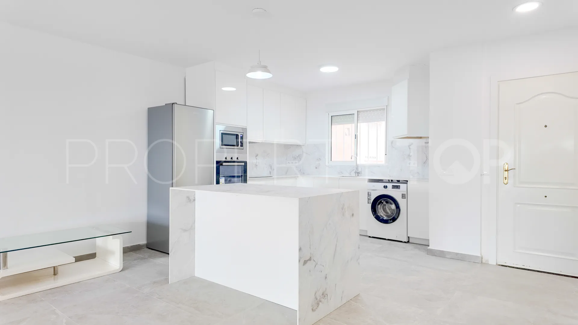 Apartamento planta baja en venta en Los Cristianos con 2 dormitorios