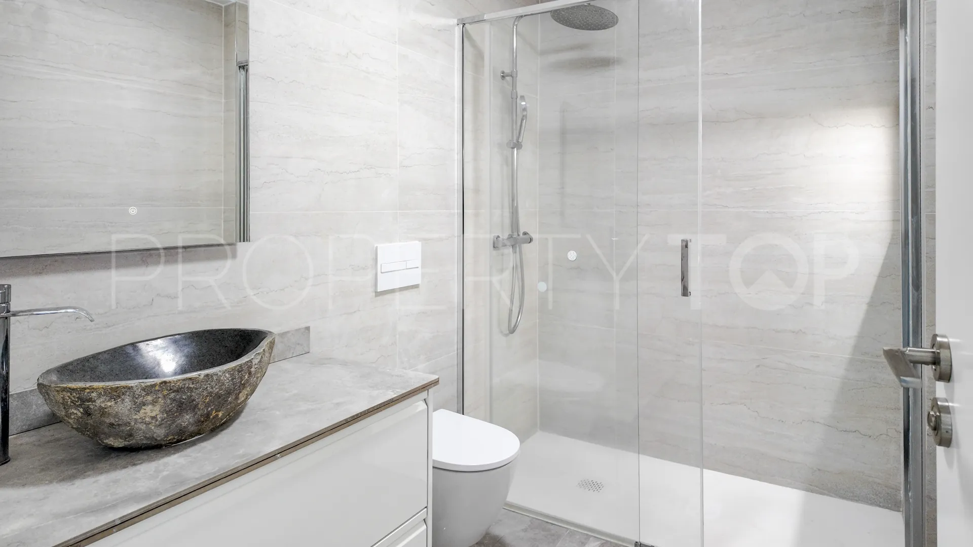 Apartamento planta baja en venta en Los Cristianos con 2 dormitorios