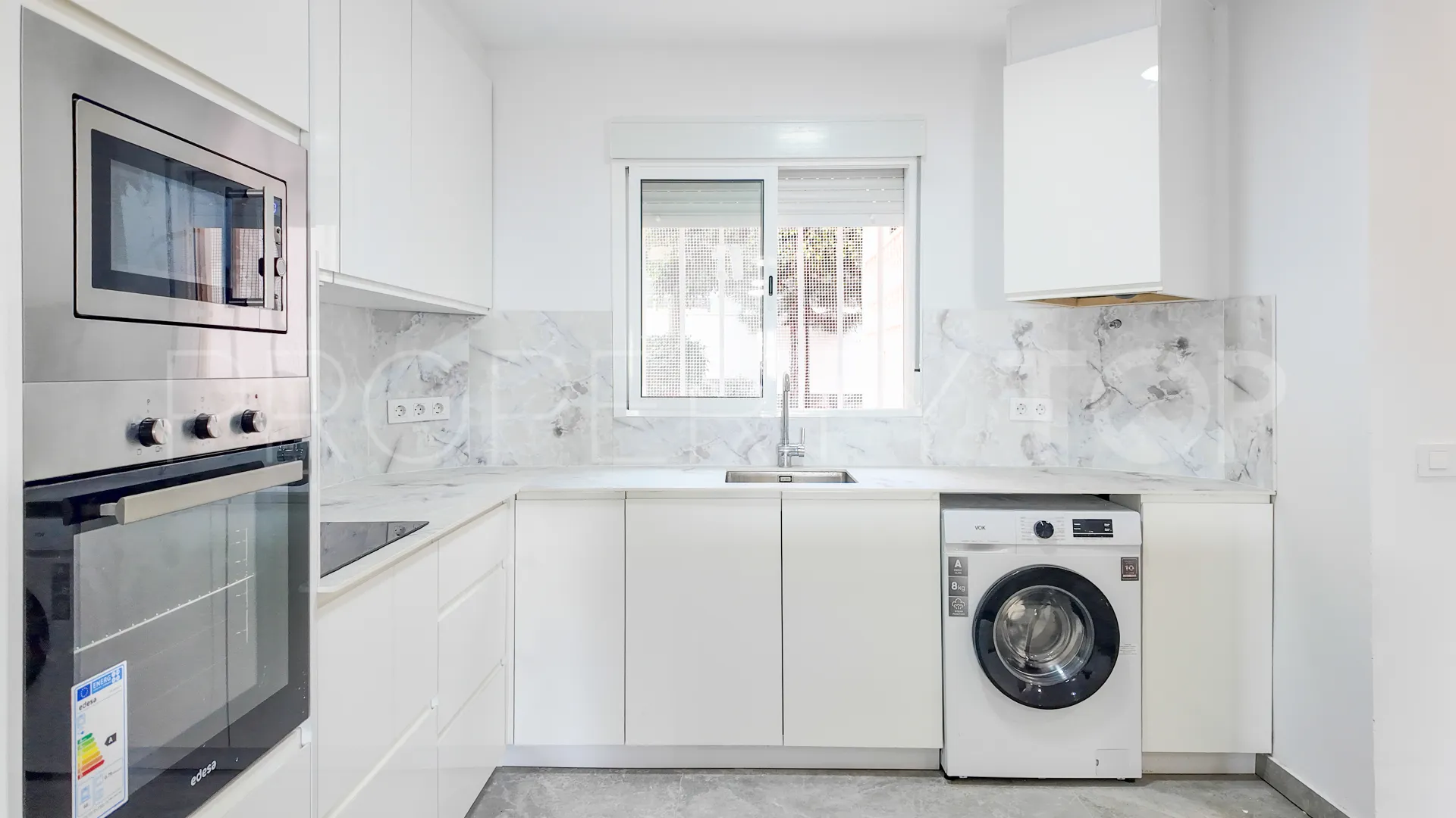 Apartamento planta baja en venta en Los Cristianos con 2 dormitorios