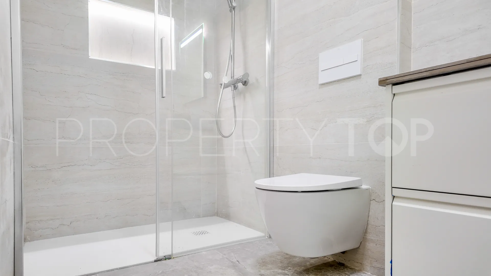Apartamento planta baja en venta en Los Cristianos con 2 dormitorios