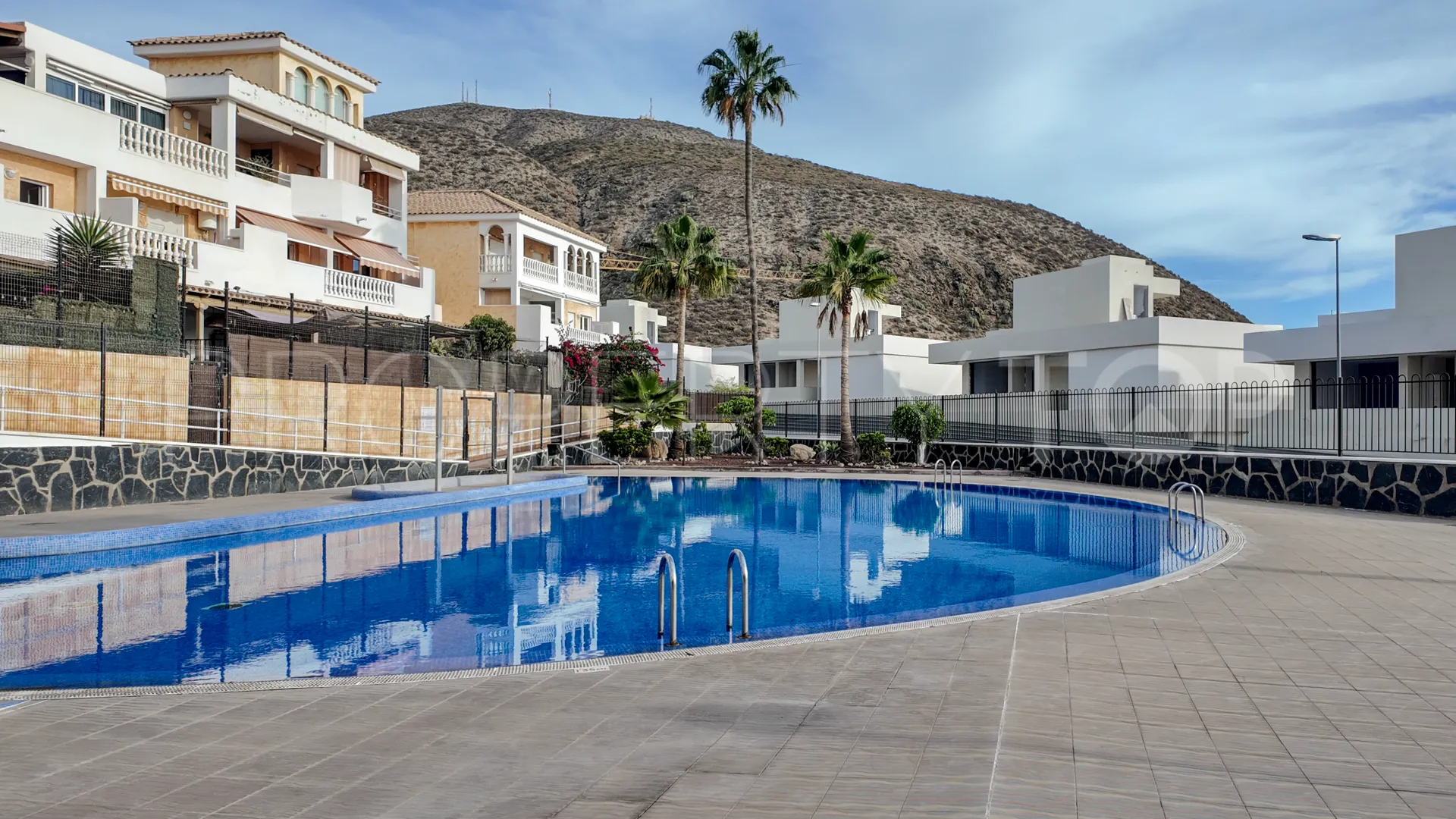 Apartamento planta baja en venta en Los Cristianos con 2 dormitorios