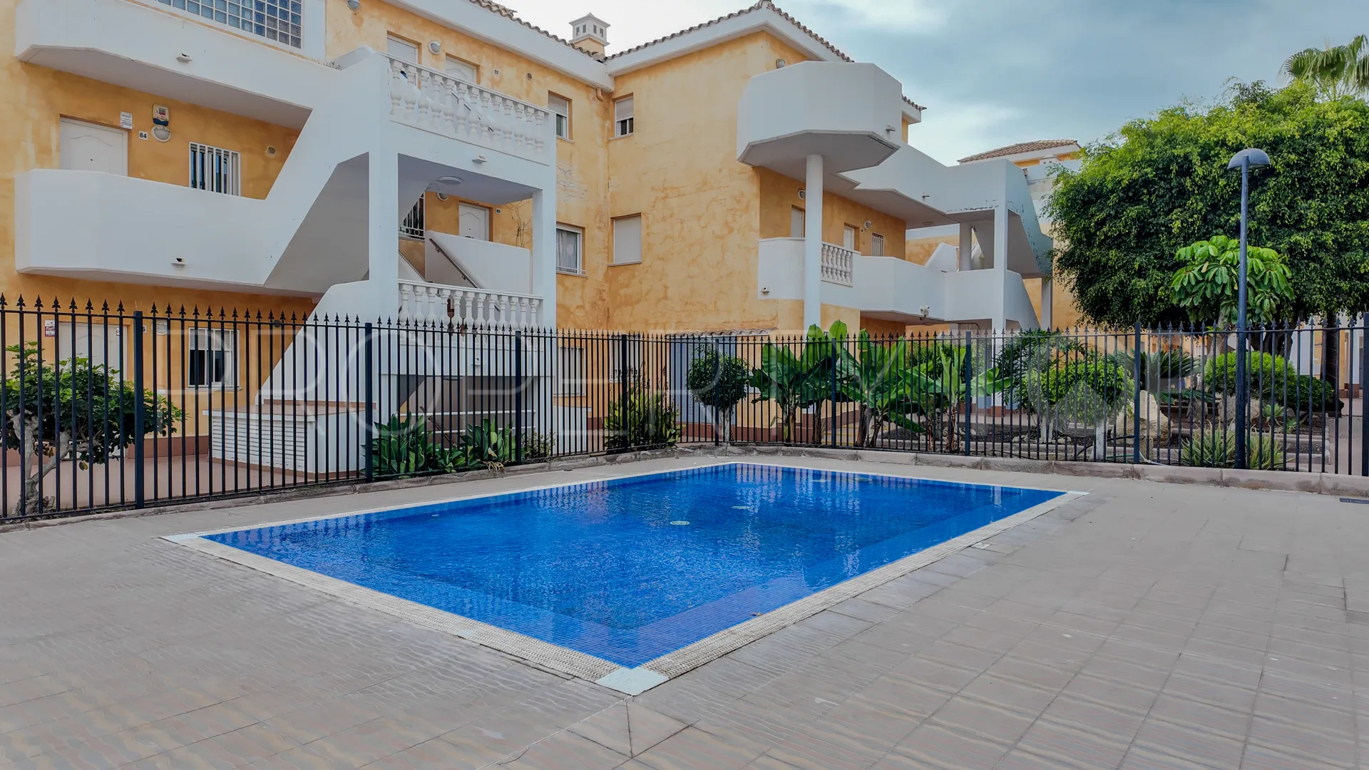 Apartamento planta baja en venta en Los Cristianos con 2 dormitorios