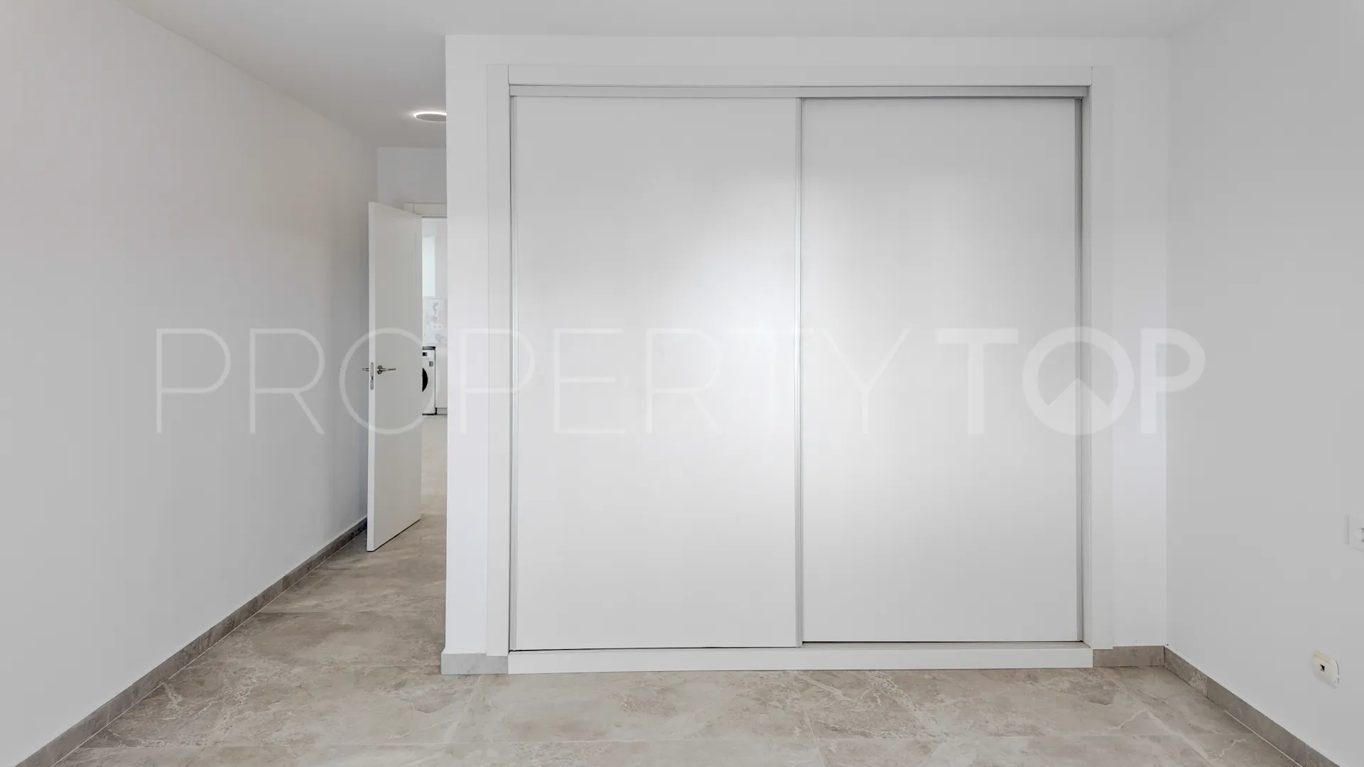 Apartamento planta baja en venta en Los Cristianos con 2 dormitorios