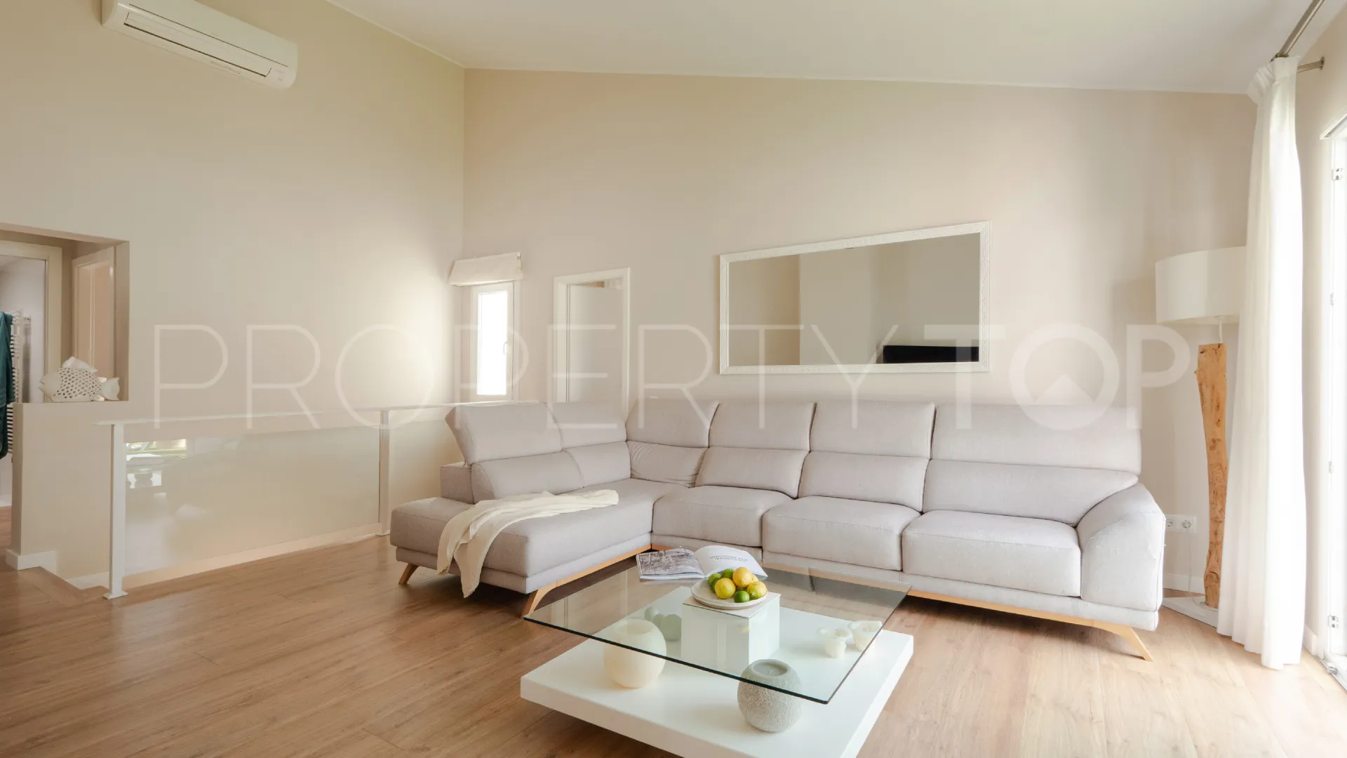Pareado con 4 dormitorios en venta en Bendinat