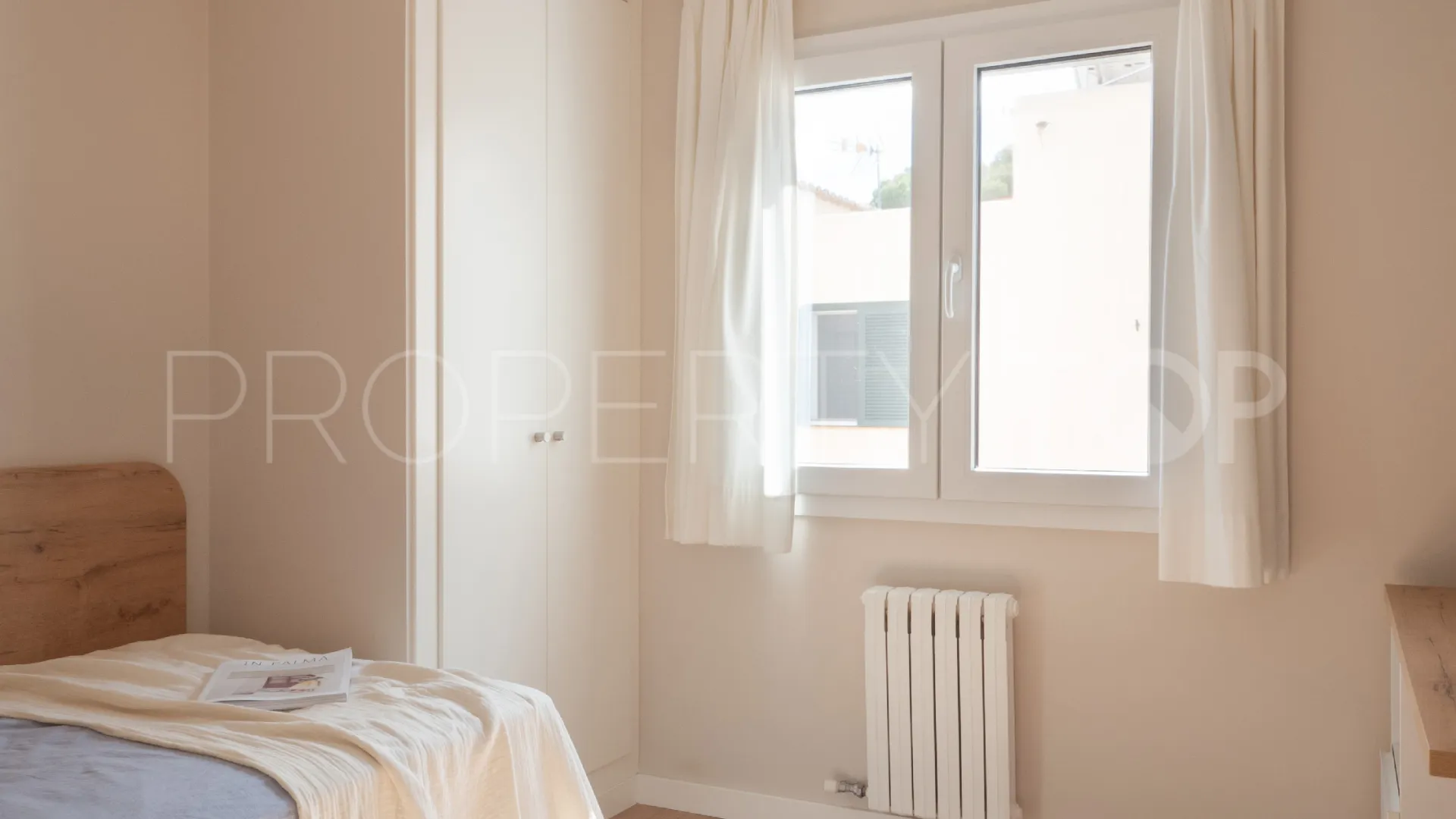Pareado con 4 dormitorios en venta en Bendinat