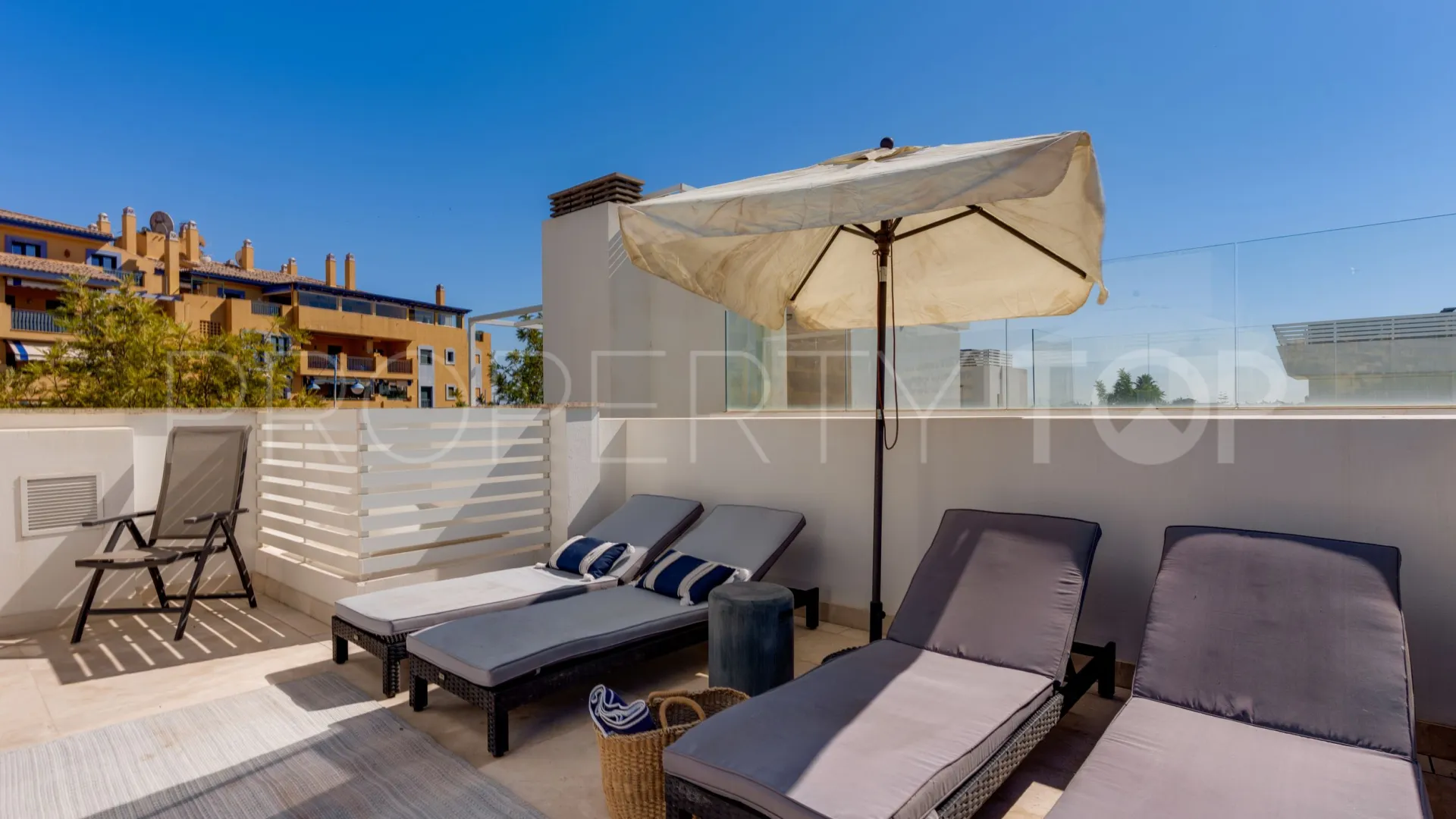 Comprar villa en Perlas del Mar