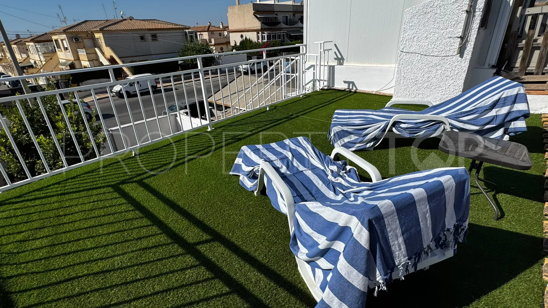 Bungalow en venta en Playa Flamenca con 3 dormitorios