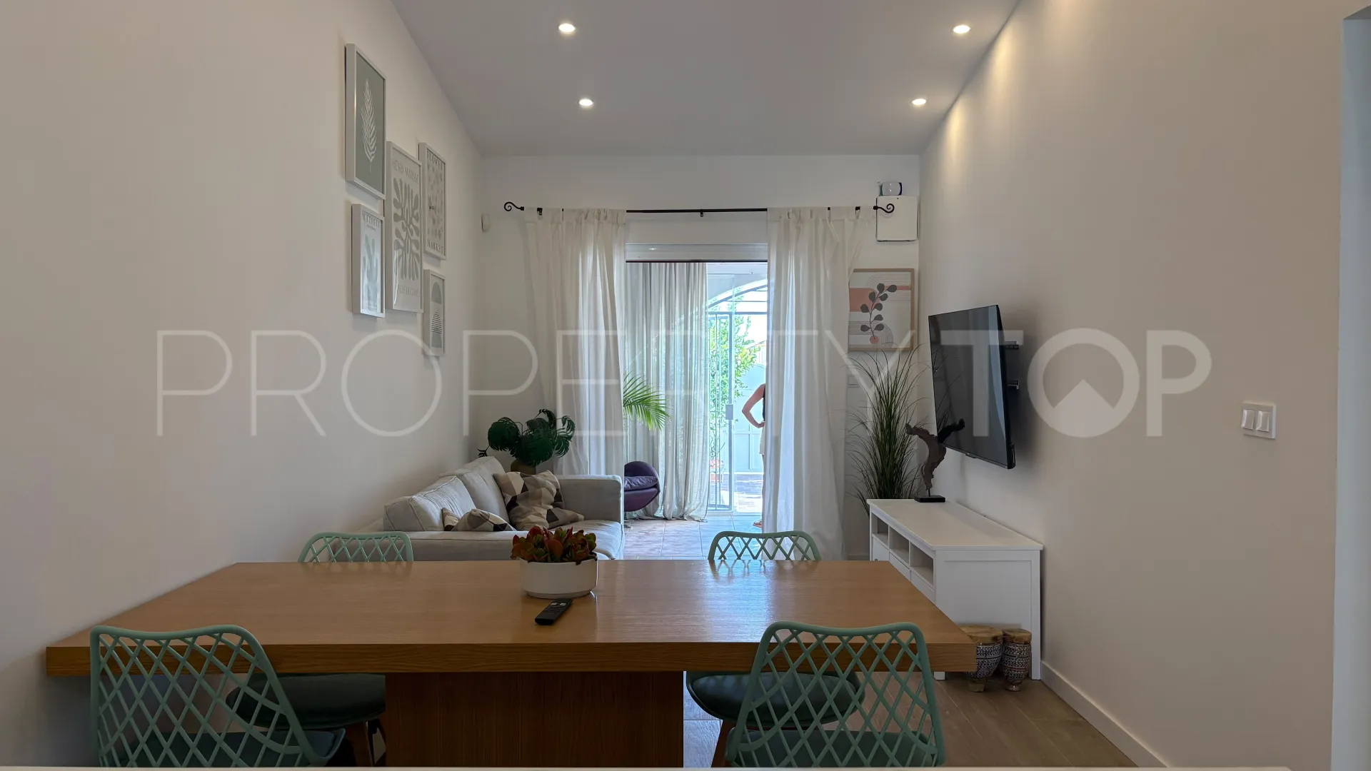 Bungalow en venta en Playa Flamenca con 3 dormitorios