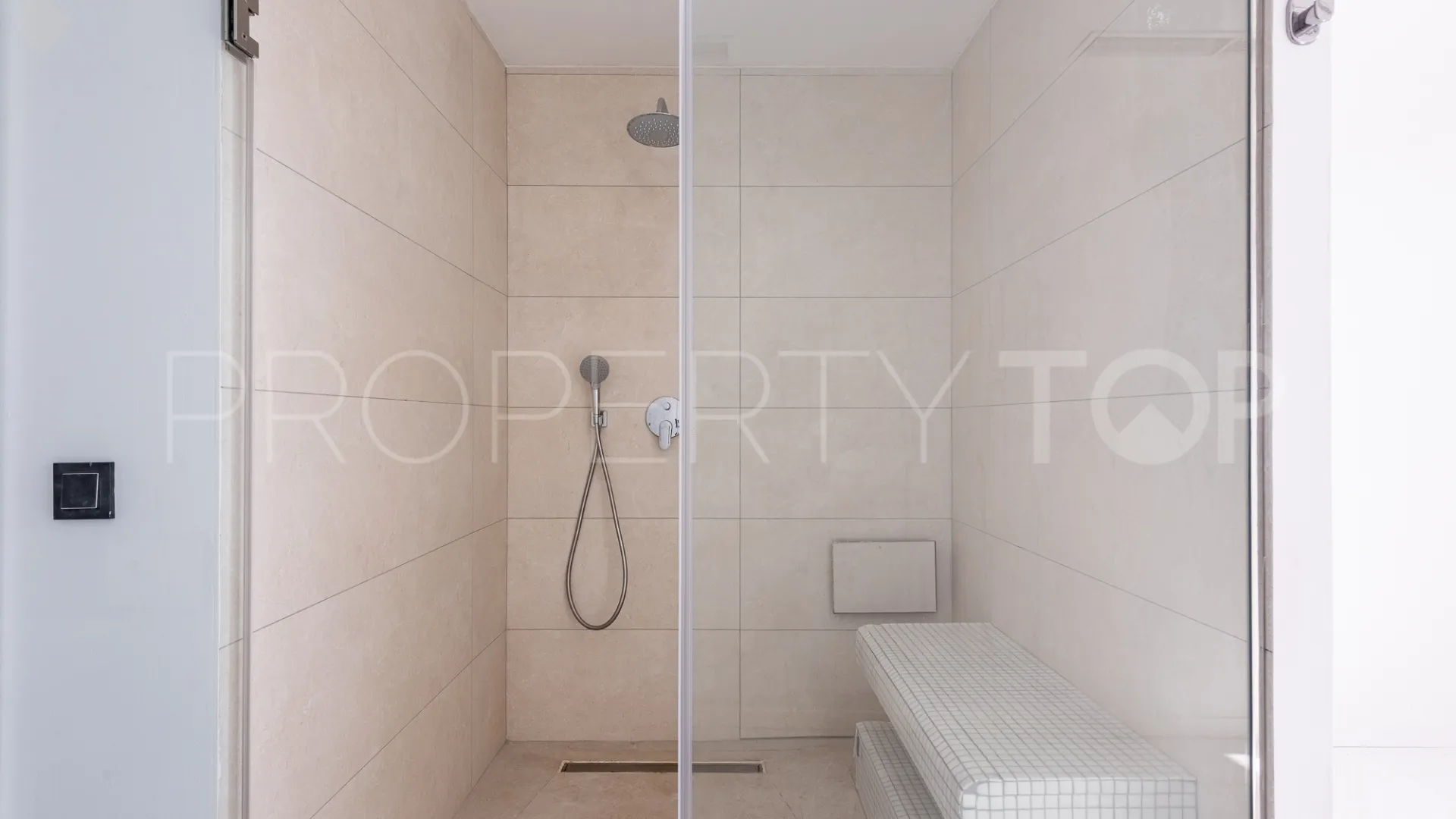 Villa for sale in La Alqueria with 5 bedrooms