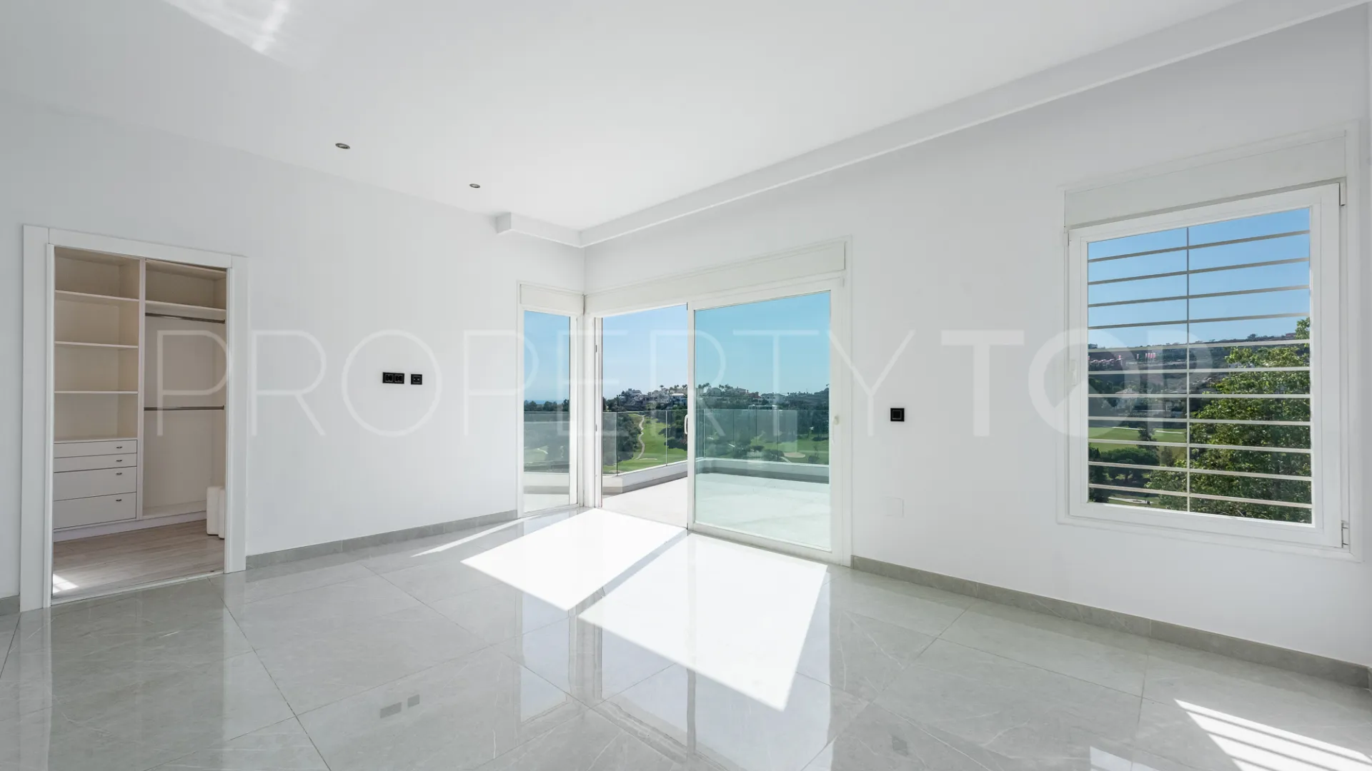 Villa for sale in La Alqueria with 5 bedrooms