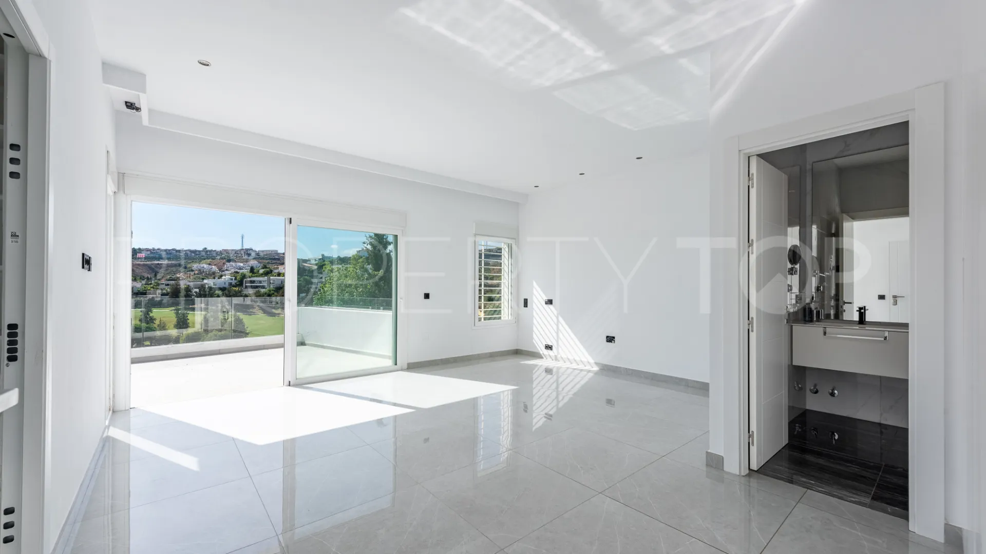 Villa for sale in La Alqueria with 5 bedrooms