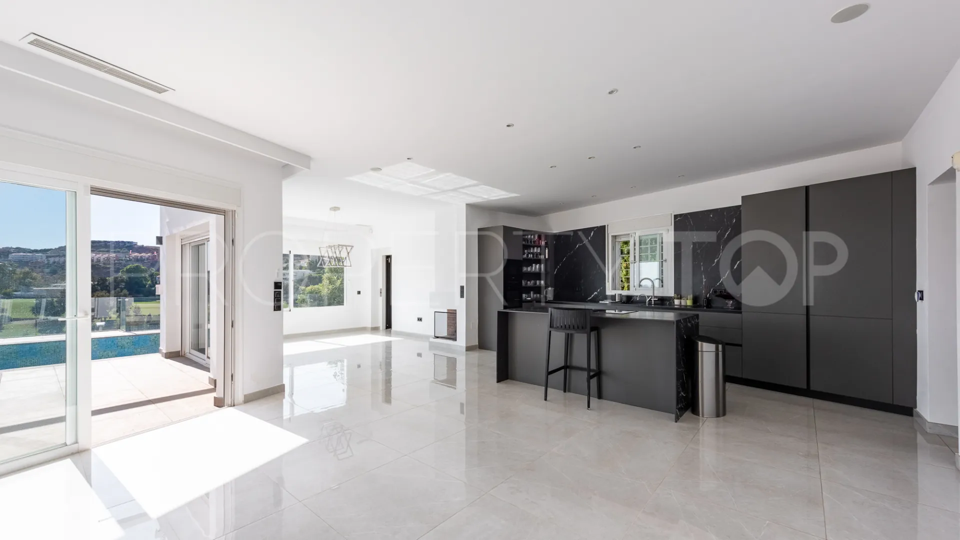 Villa for sale in La Alqueria with 5 bedrooms