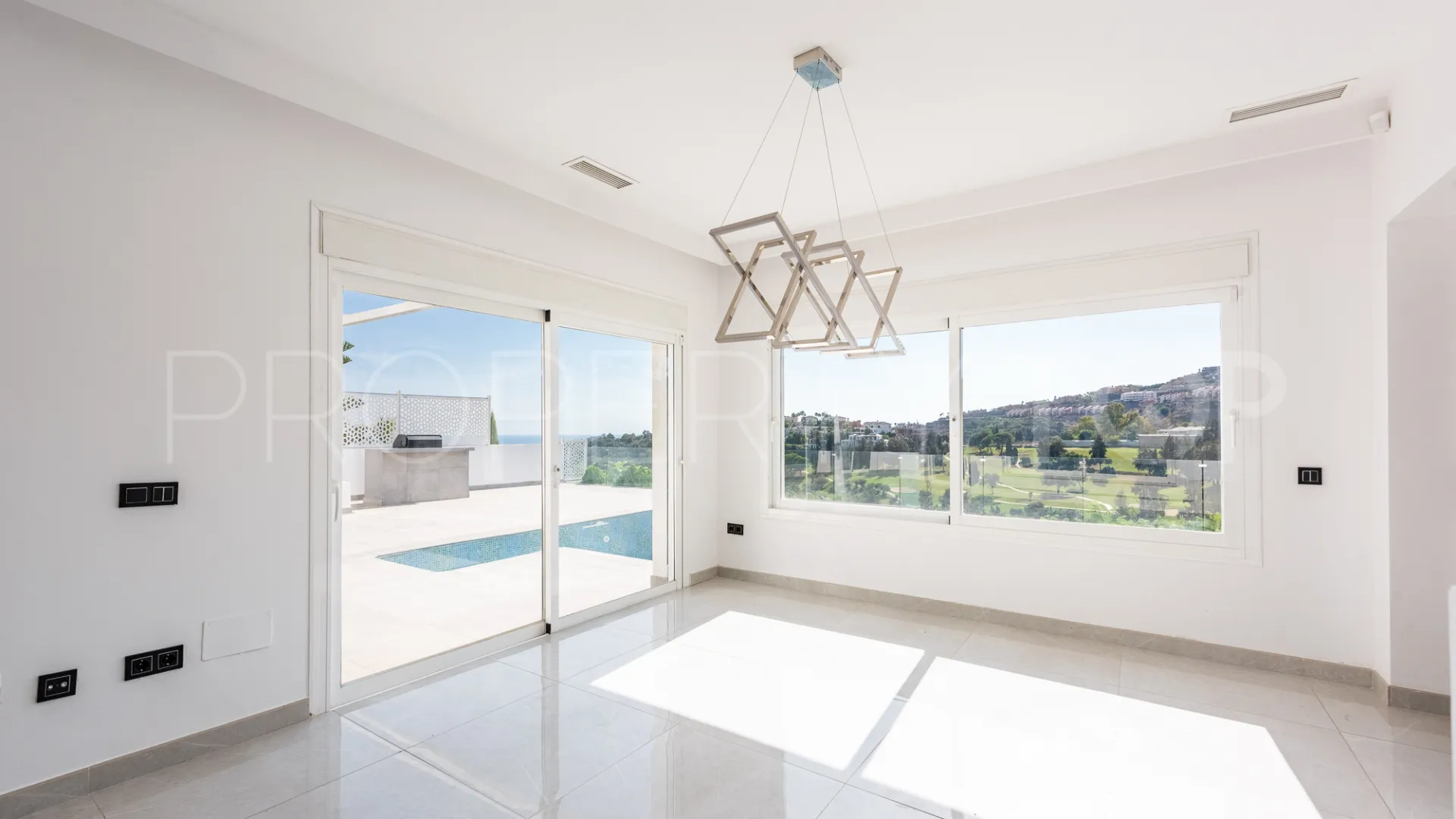 Villa for sale in La Alqueria with 5 bedrooms