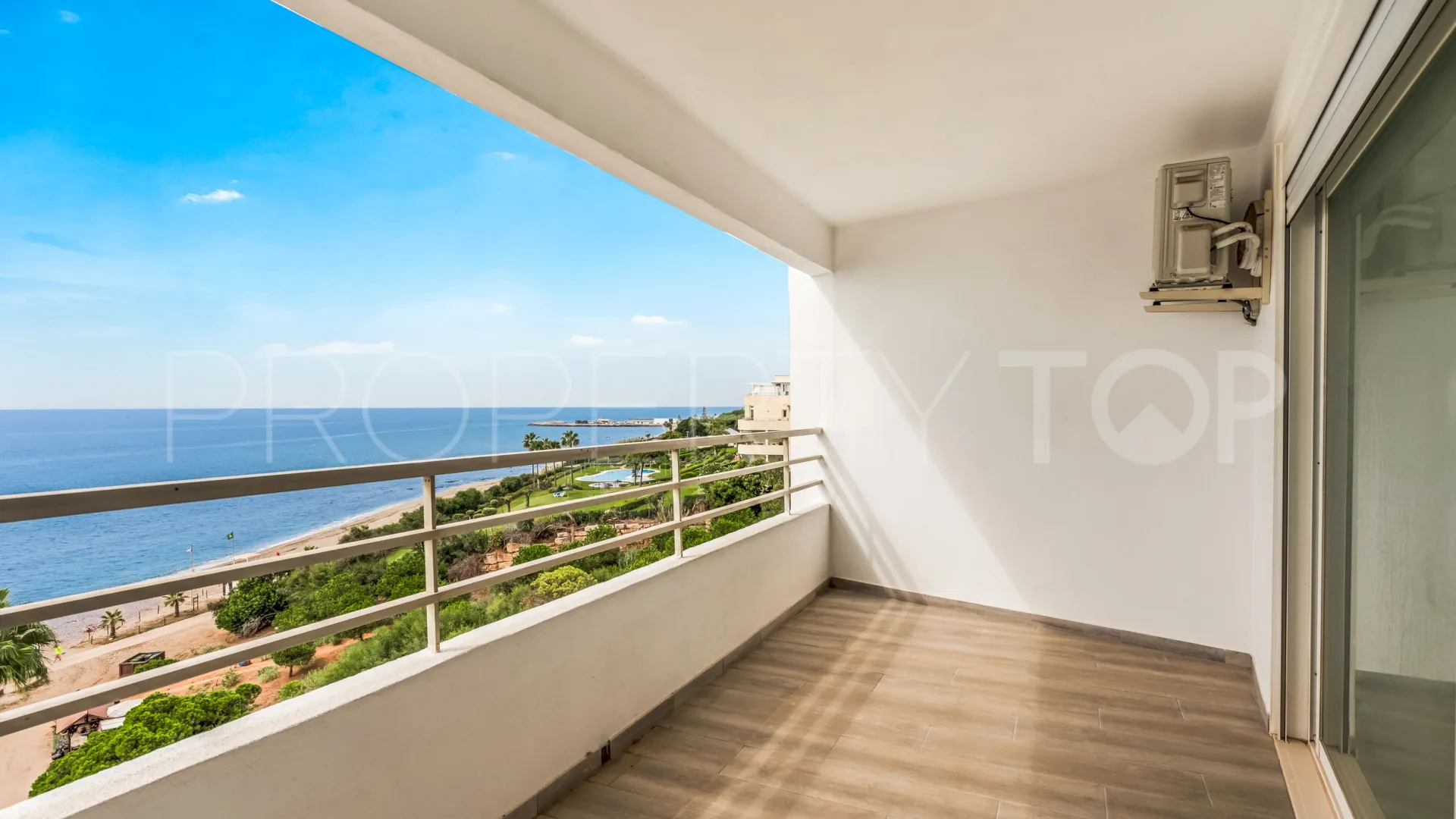 For sale studio in Calahonda Playa