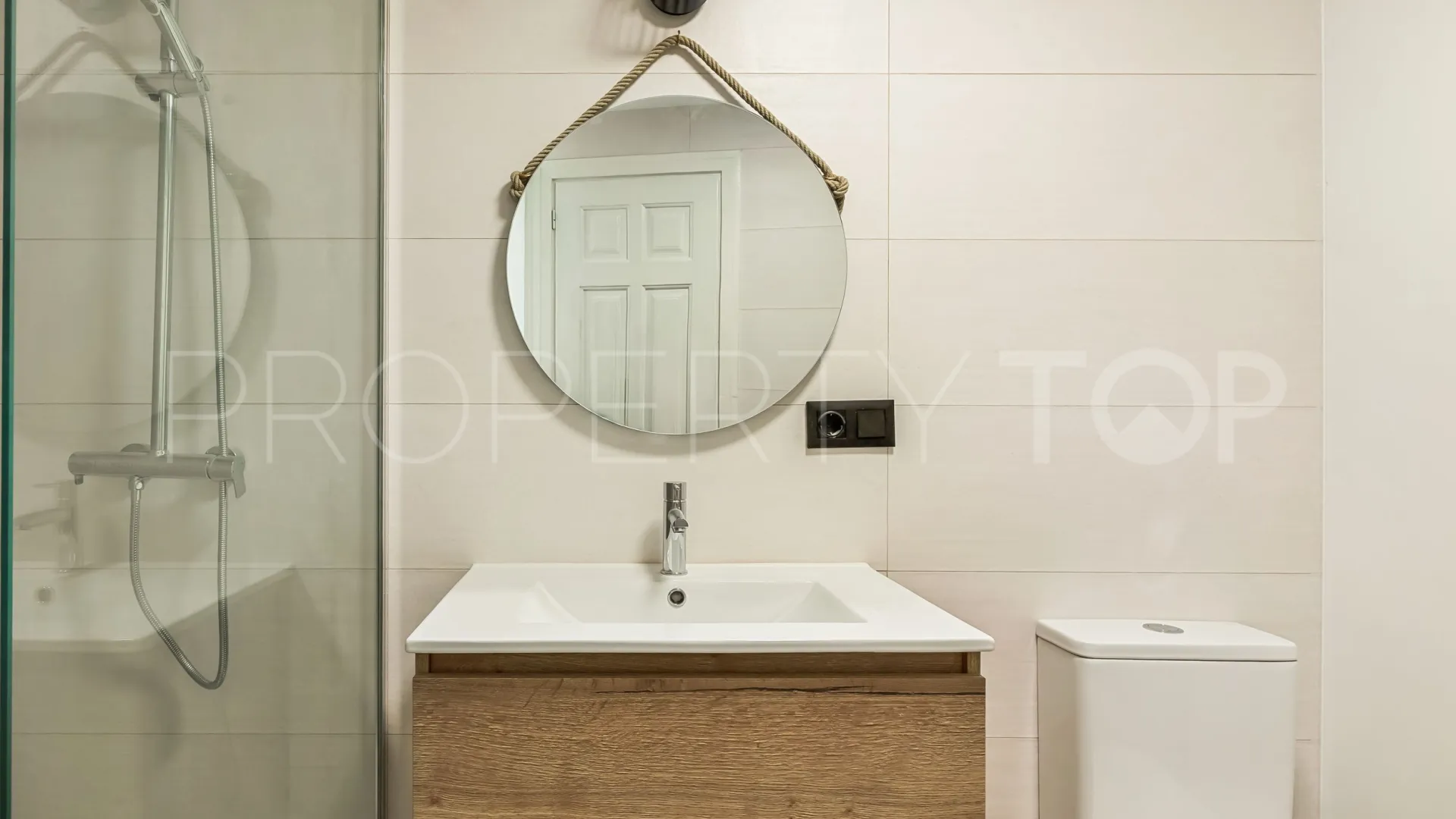 For sale studio in Calahonda Playa