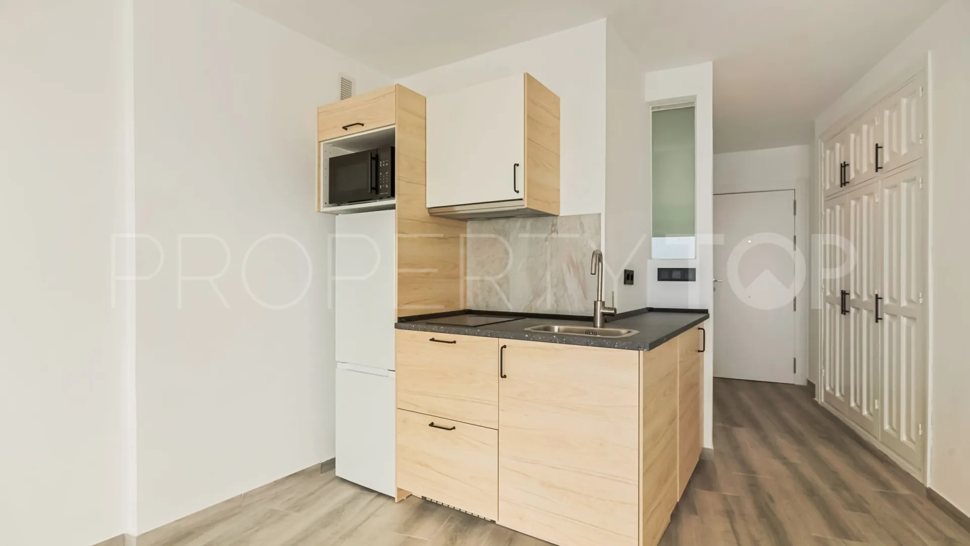 For sale studio in Calahonda Playa