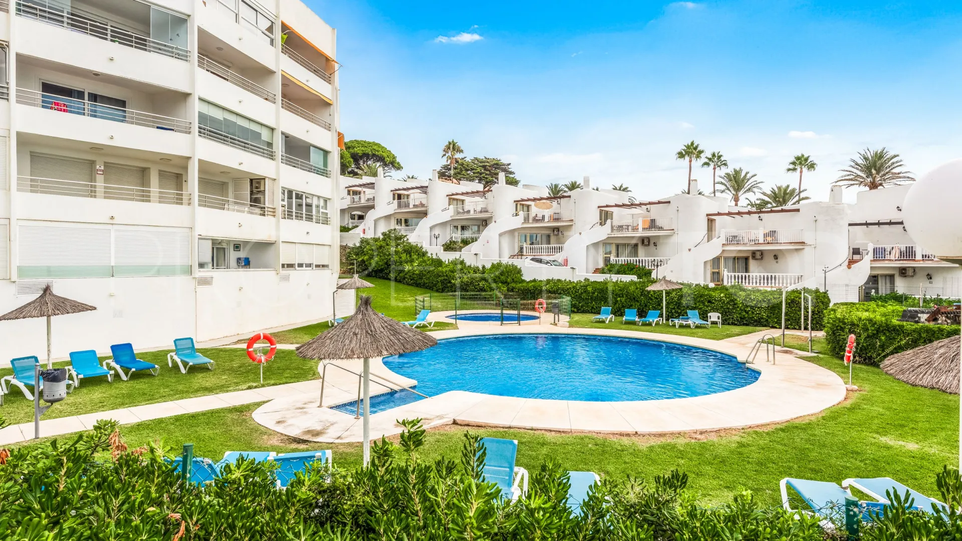For sale studio in Calahonda Playa