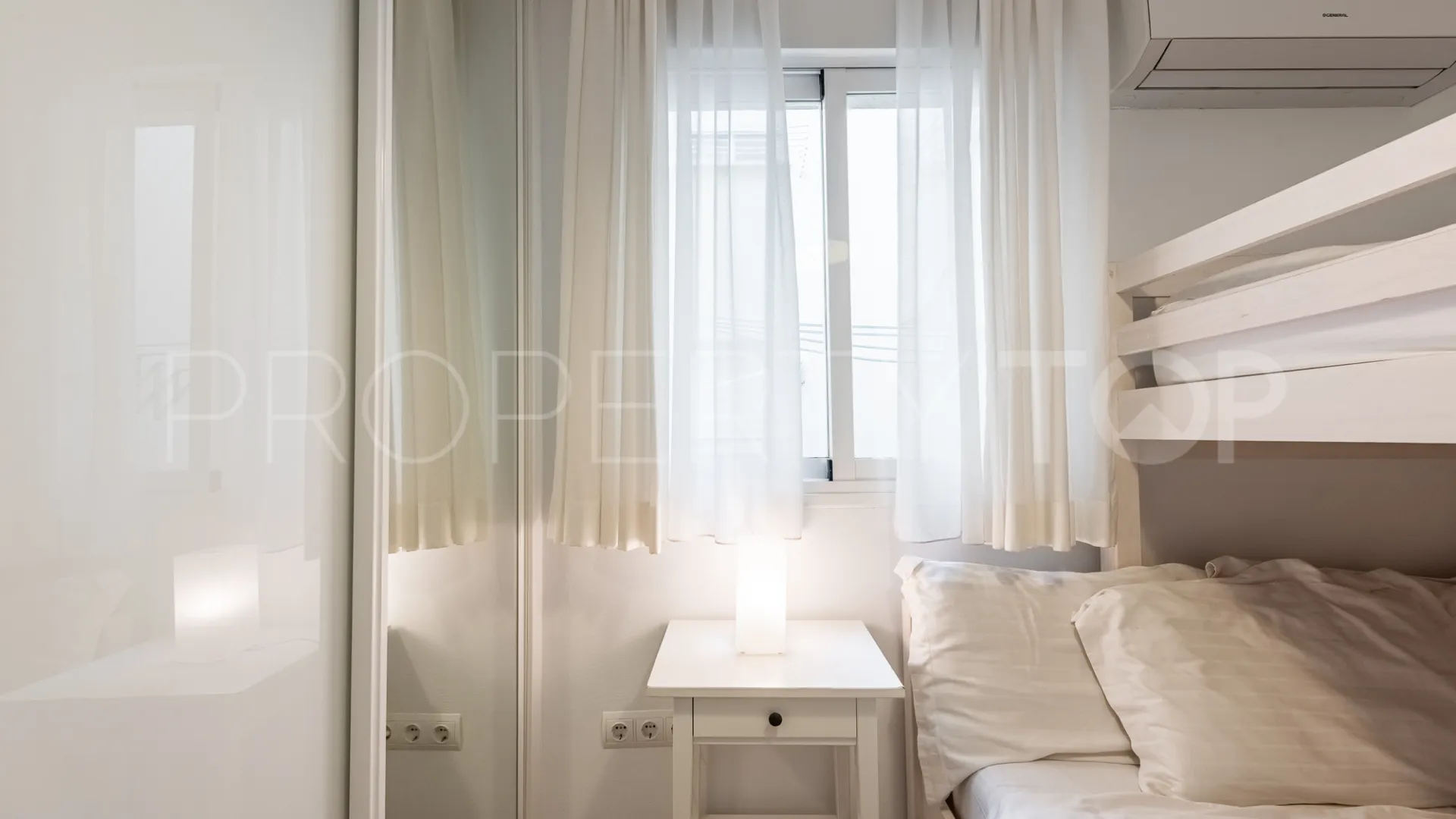 Apartamento con 2 dormitorios en venta en Cala de Mijas