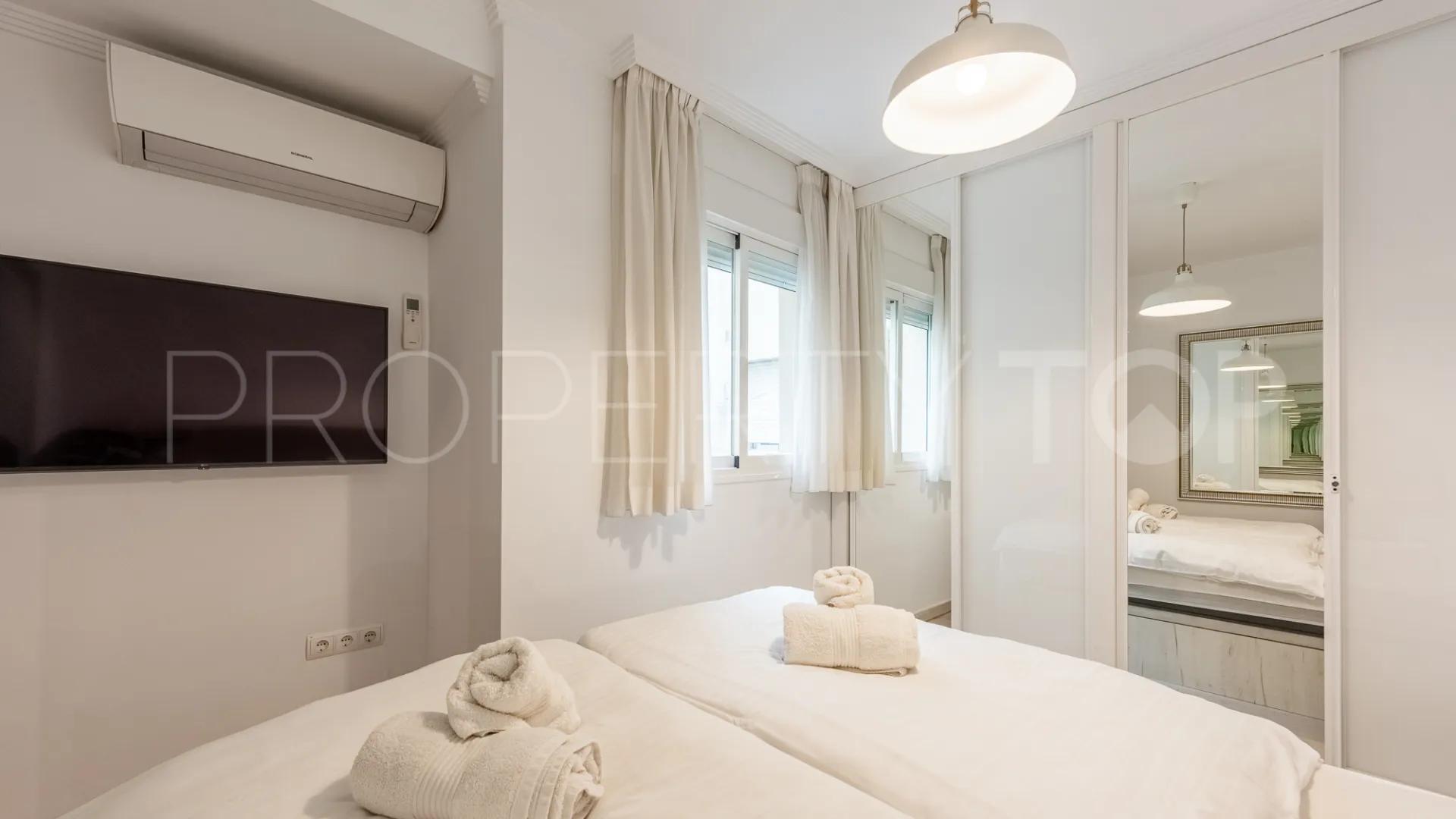 Apartamento con 2 dormitorios en venta en Cala de Mijas