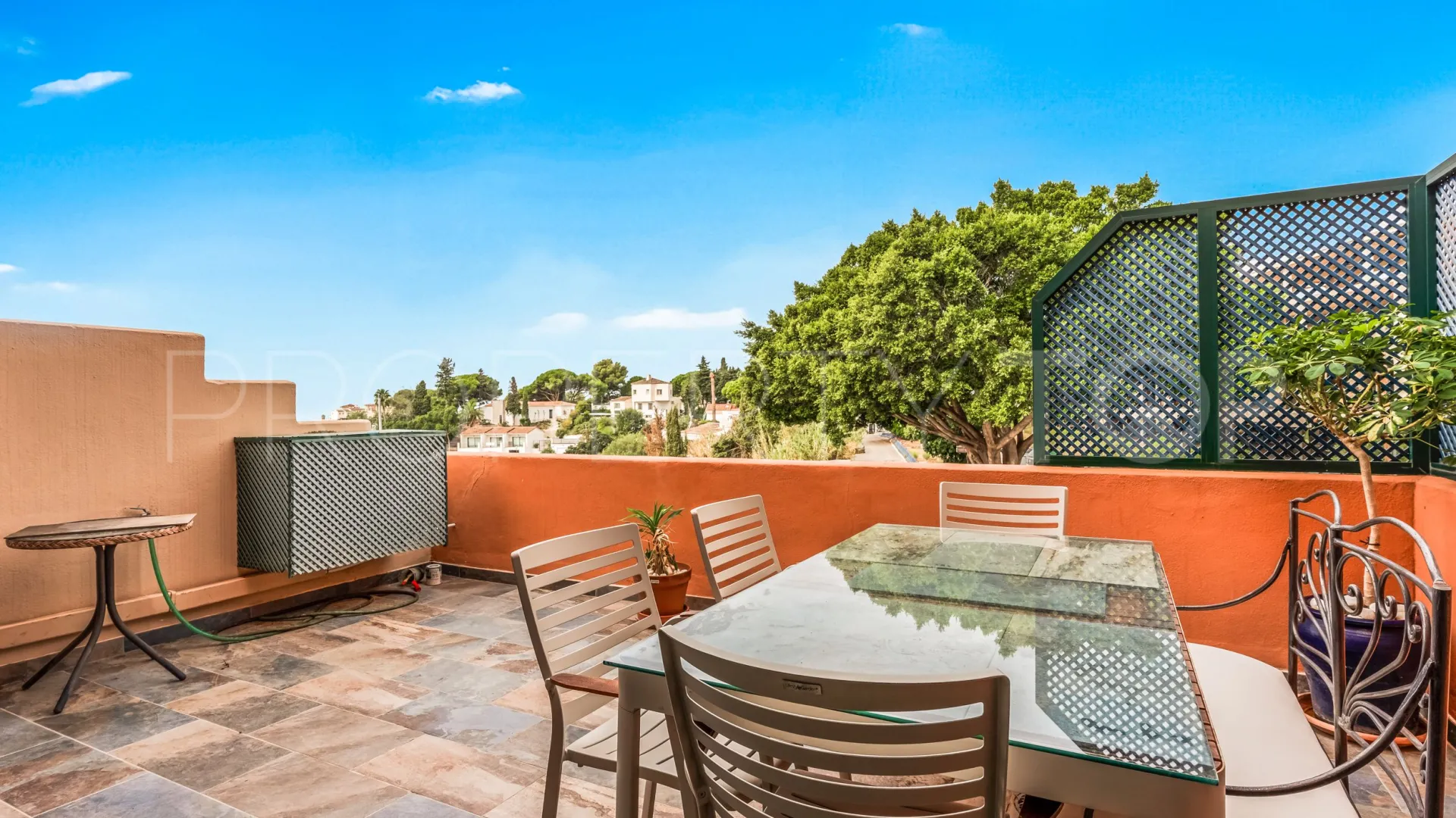 Buy Elviria duplex with 3 bedrooms