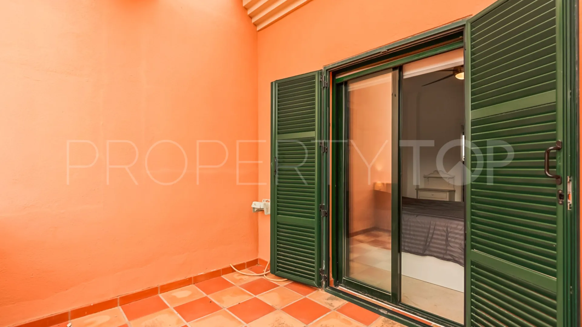 Buy Elviria duplex with 3 bedrooms
