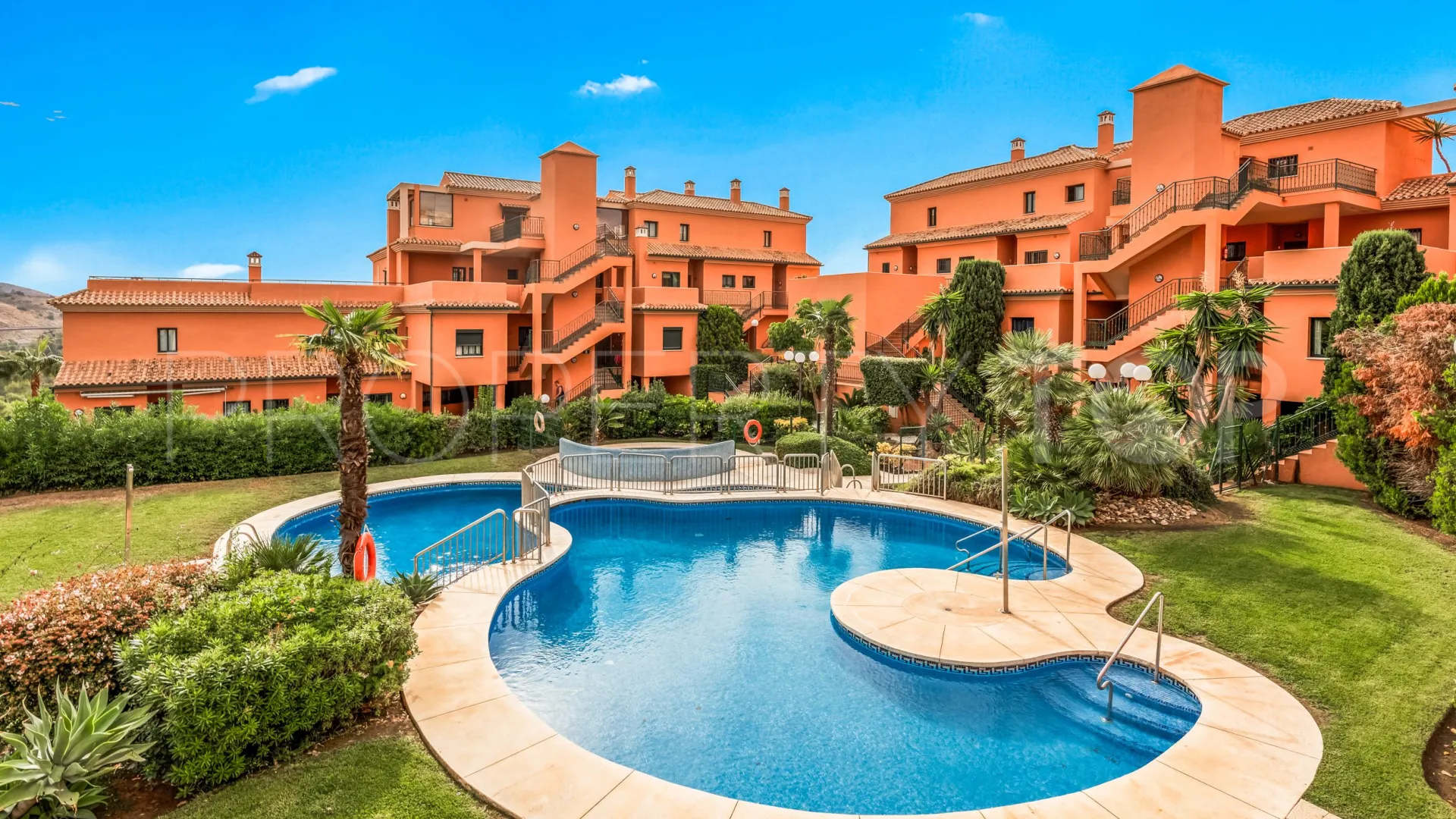 Buy Elviria duplex with 3 bedrooms