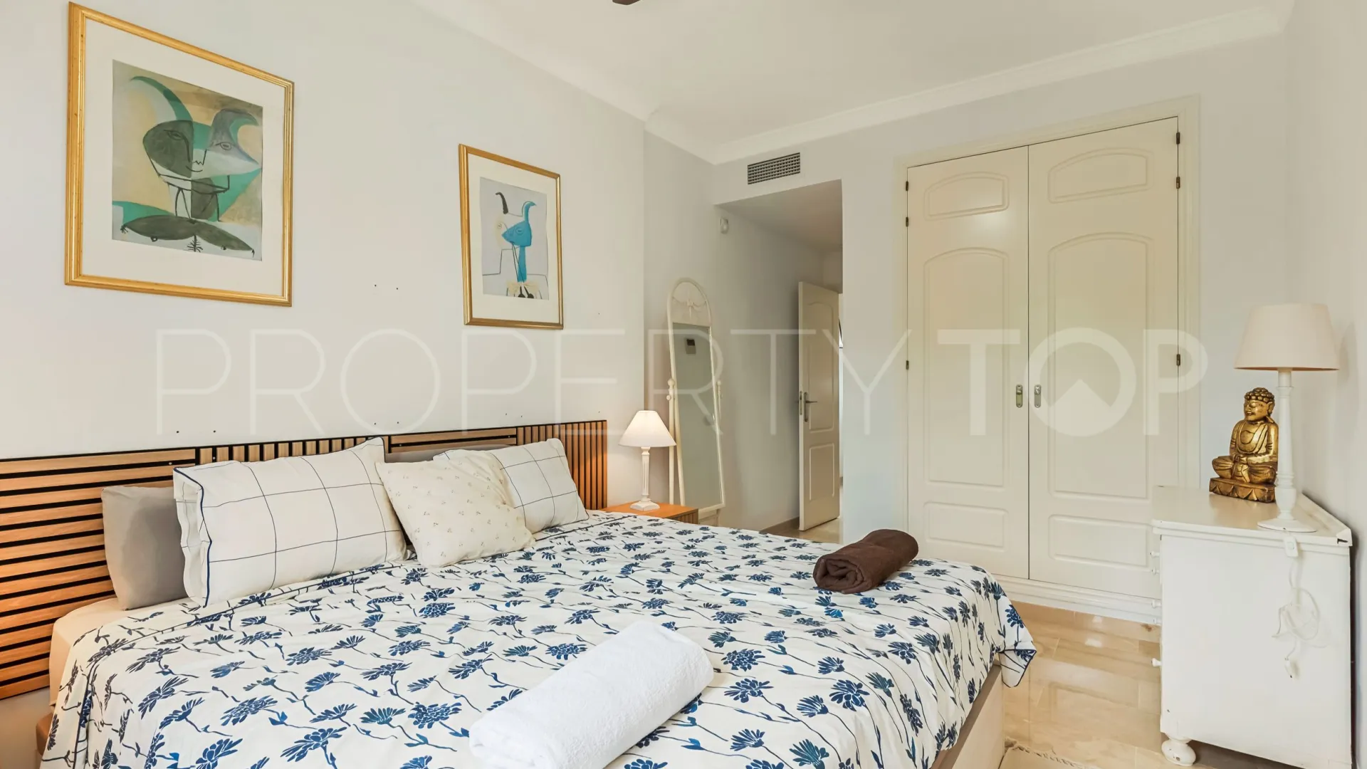 Buy Elviria duplex with 3 bedrooms