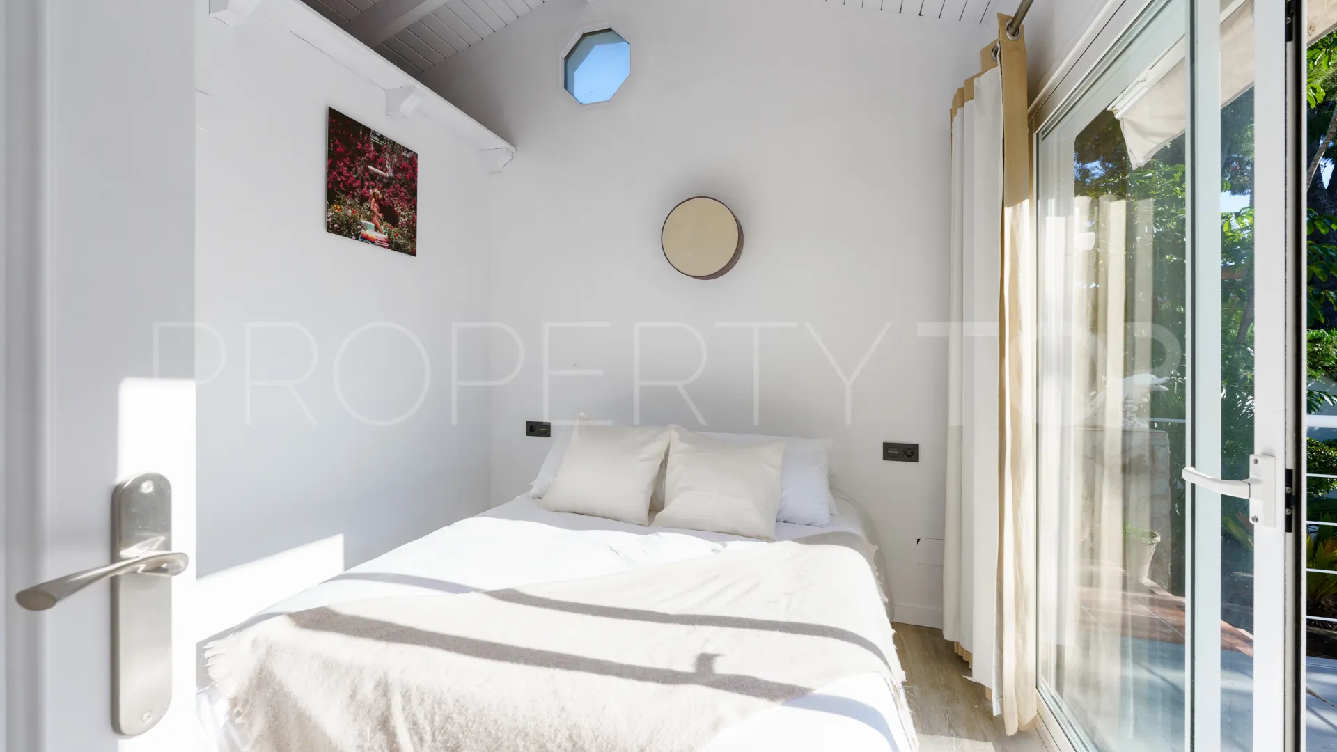 Villa en venta de 6 dormitorios en Nueva Andalucia