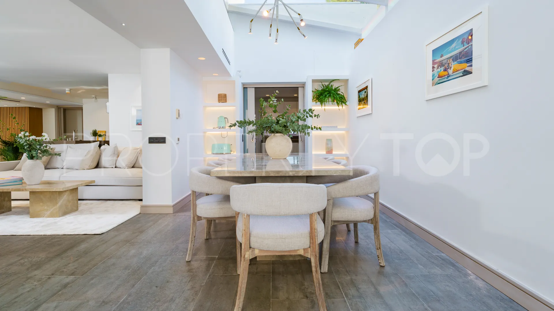 Villa en venta de 6 dormitorios en Nueva Andalucia