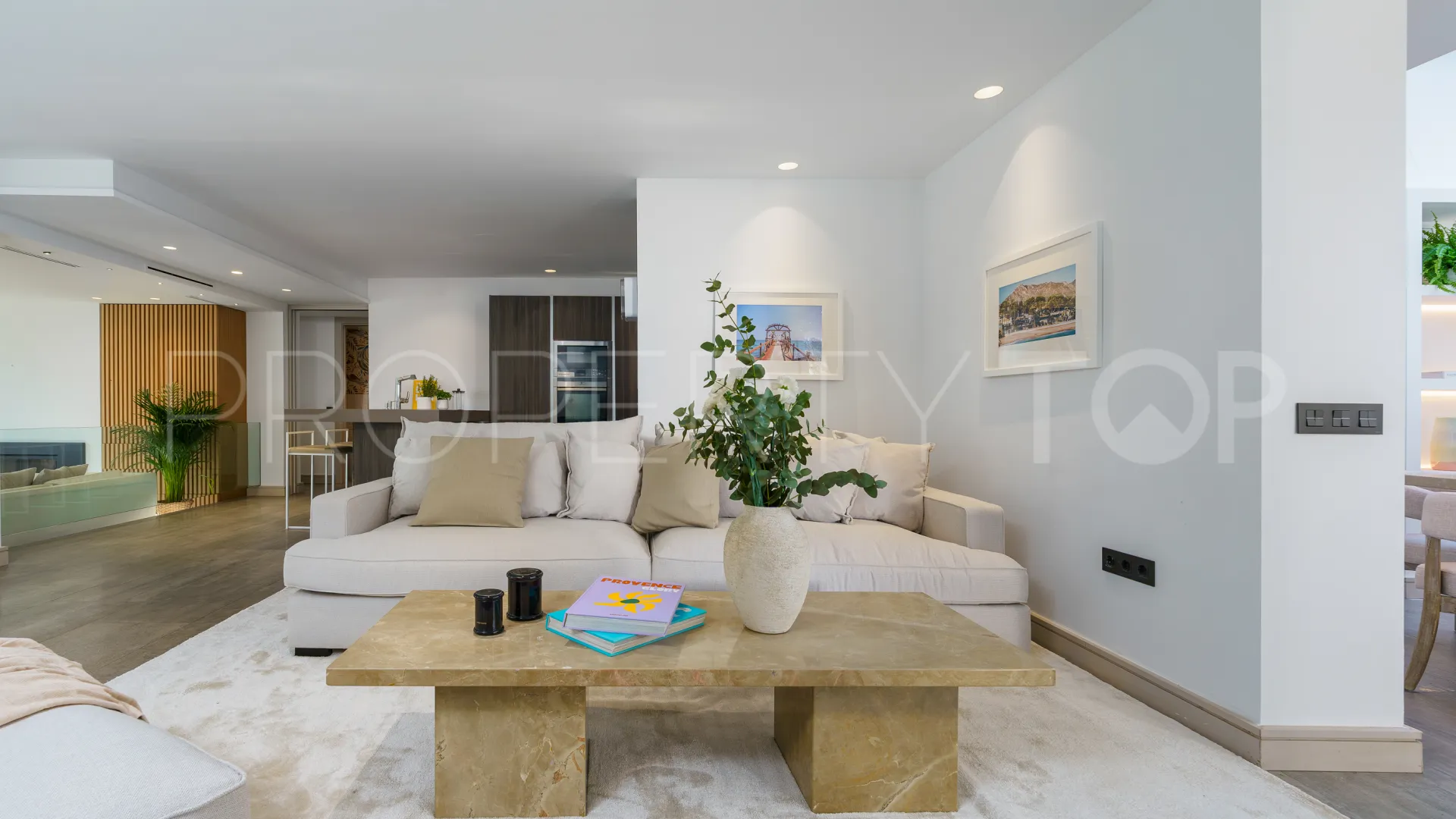 Villa en venta de 6 dormitorios en Nueva Andalucia