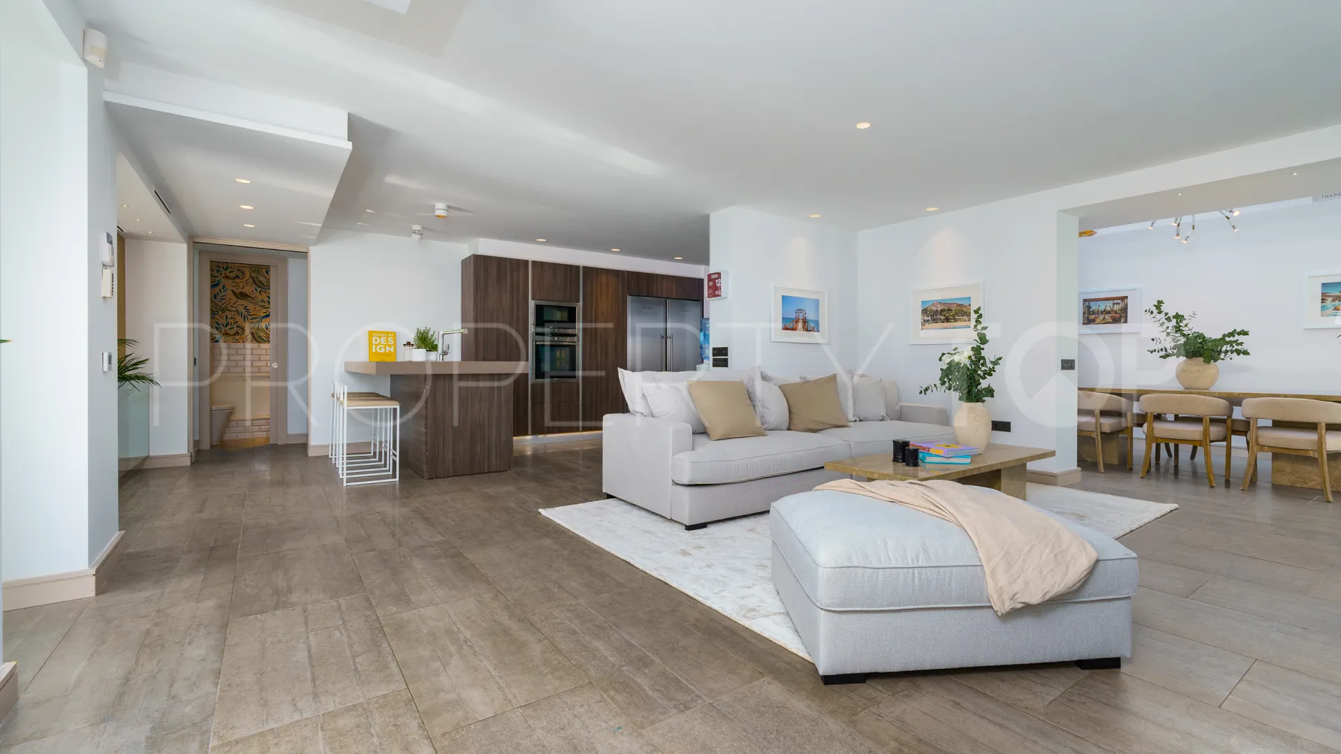 Villa en venta de 6 dormitorios en Nueva Andalucia