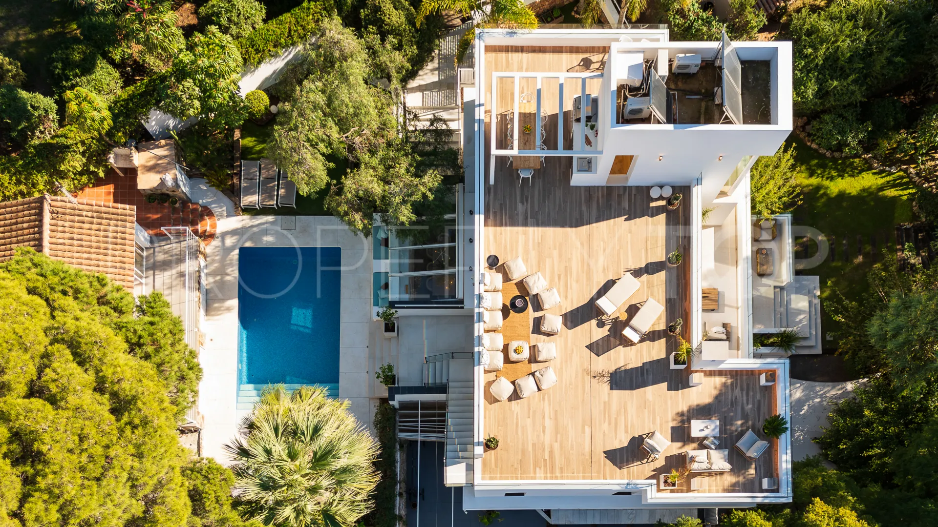 Villa en venta de 6 dormitorios en Nueva Andalucia