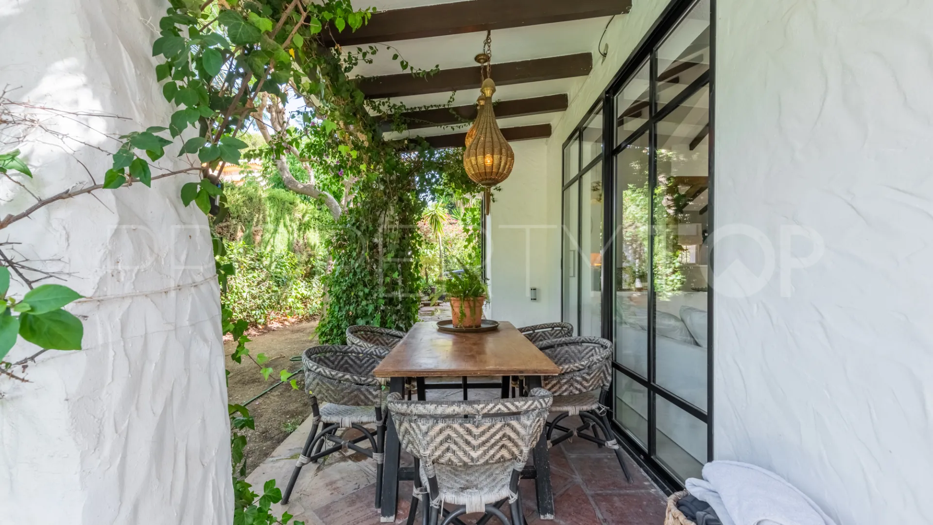 Comprar villa de 4 dormitorios en Atalaya