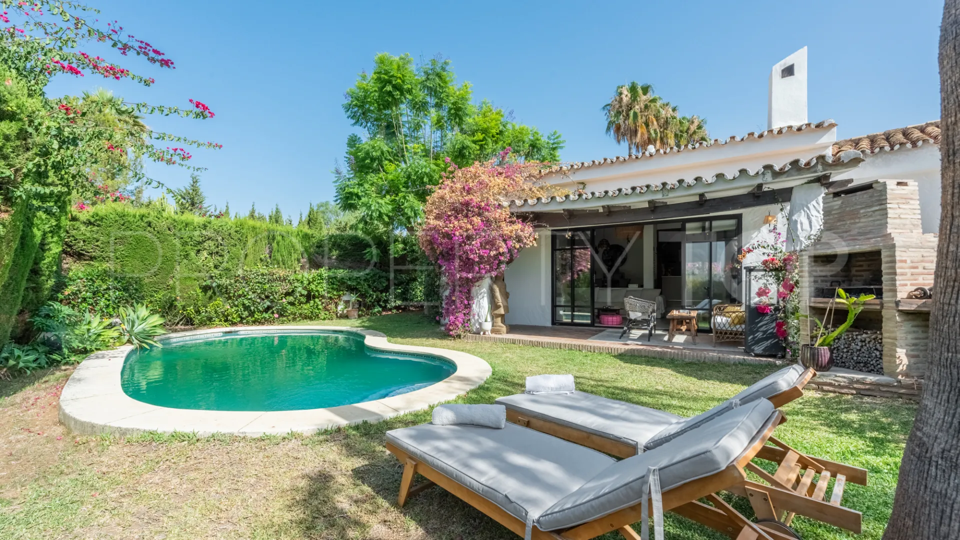 Comprar villa de 4 dormitorios en Atalaya