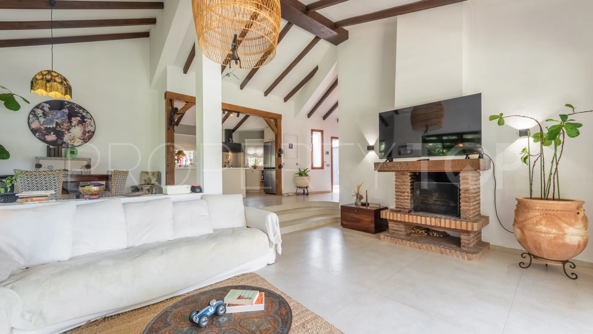 Comprar villa de 4 dormitorios en Atalaya