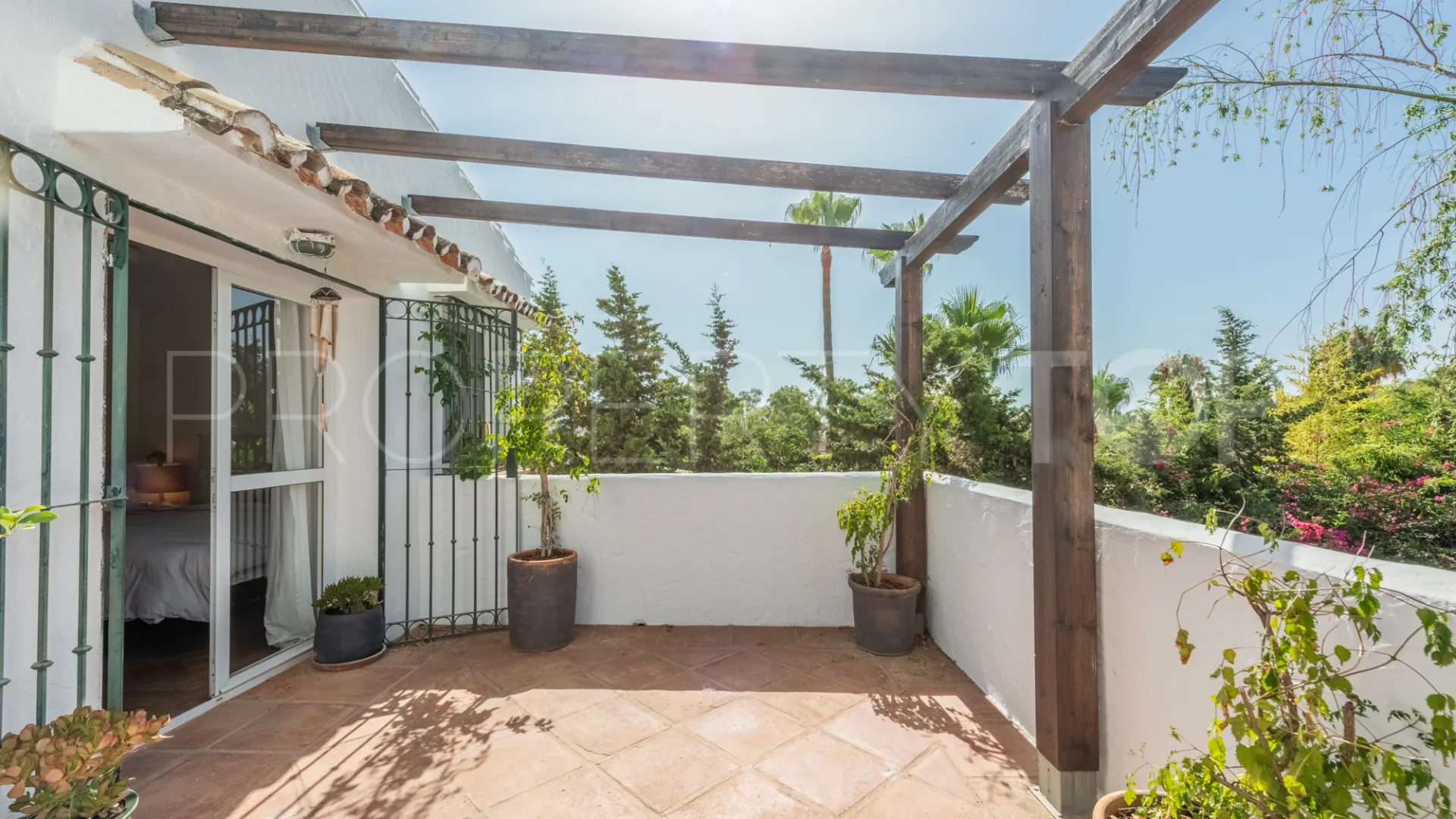 Comprar villa de 4 dormitorios en Atalaya