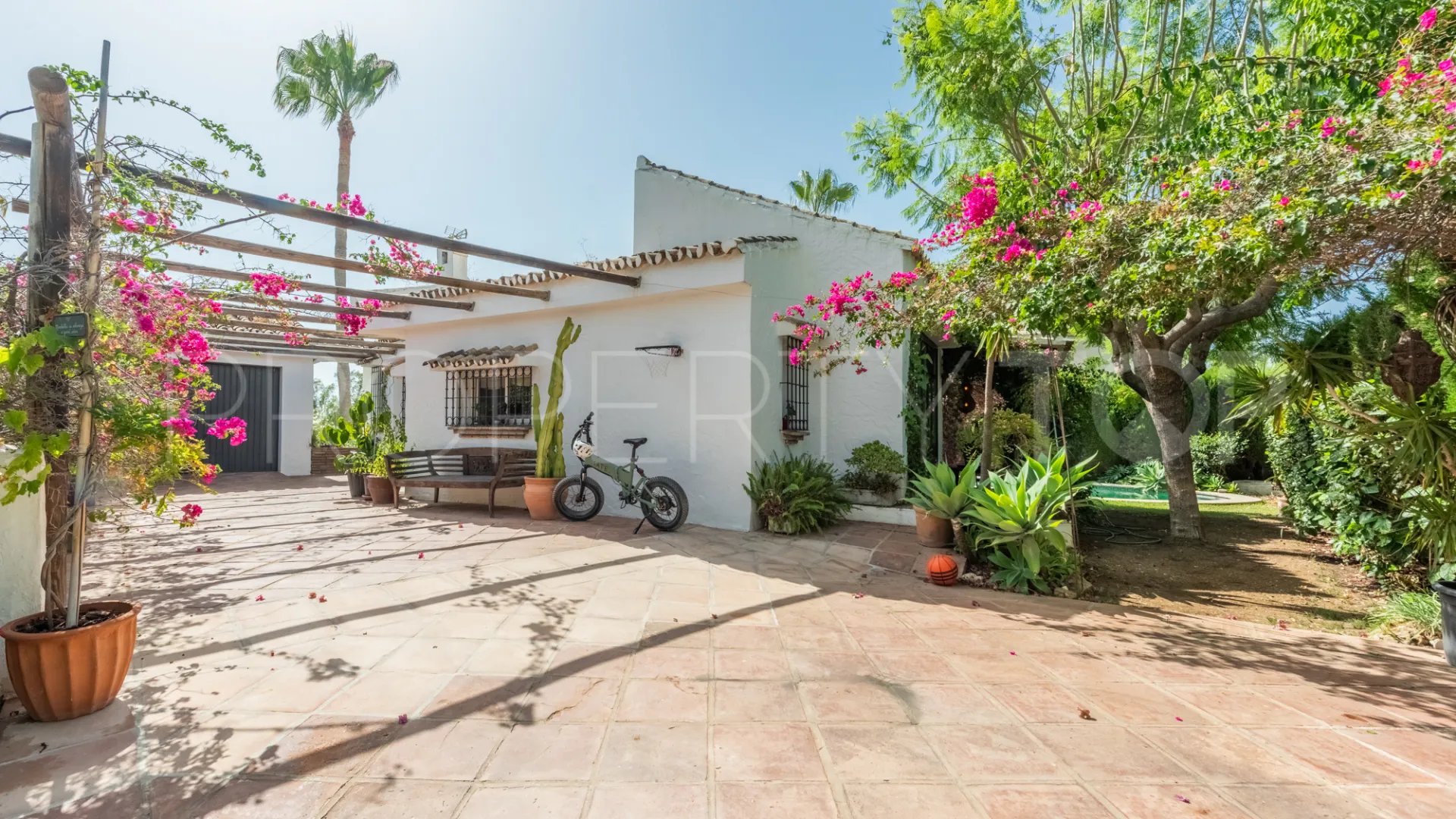 Comprar villa de 4 dormitorios en Atalaya