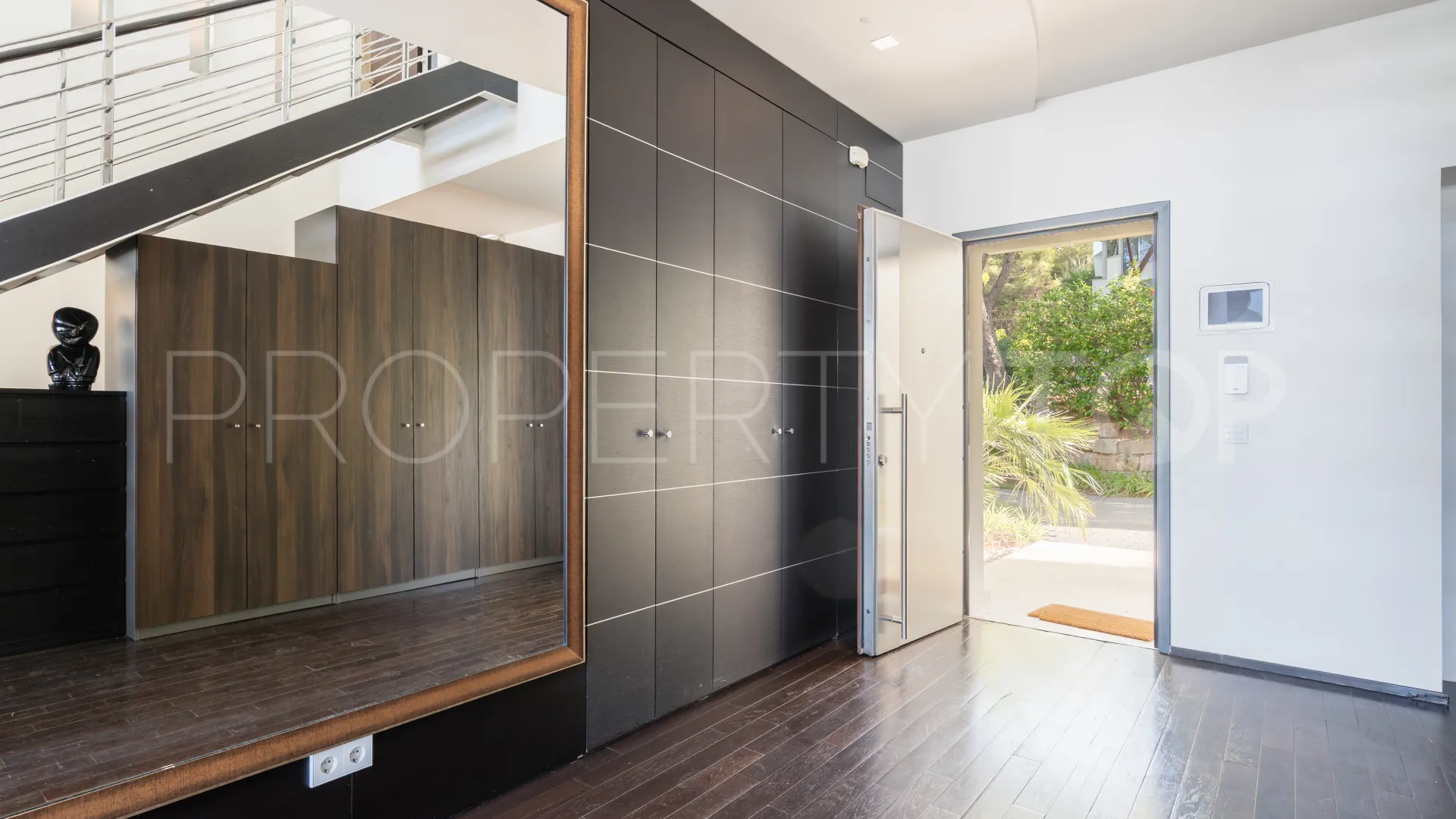 Semi detached villa in Meisho Hills for sale