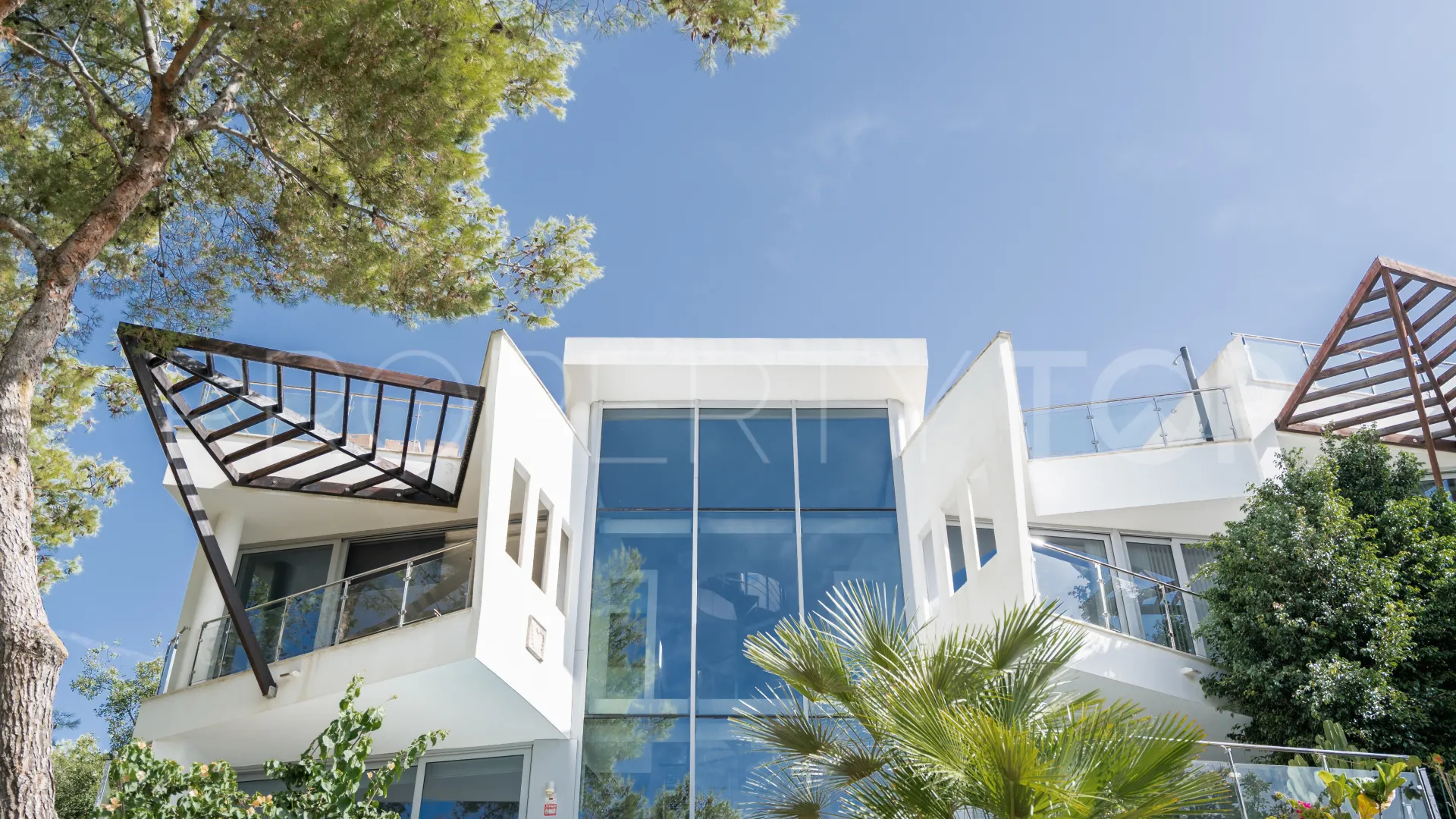 Semi detached villa in Meisho Hills for sale