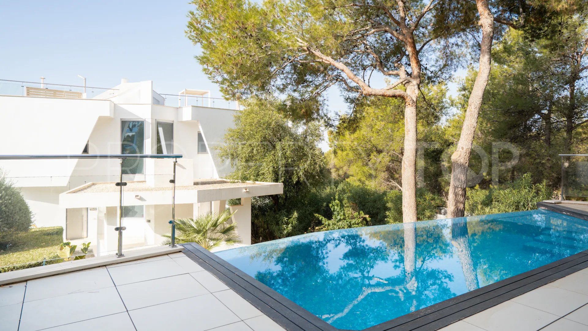 Semi detached villa in Meisho Hills for sale