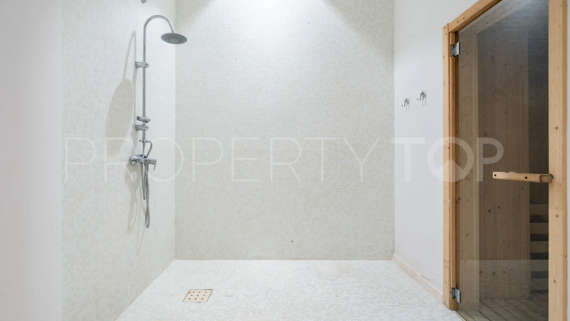 Semi detached villa in Meisho Hills for sale