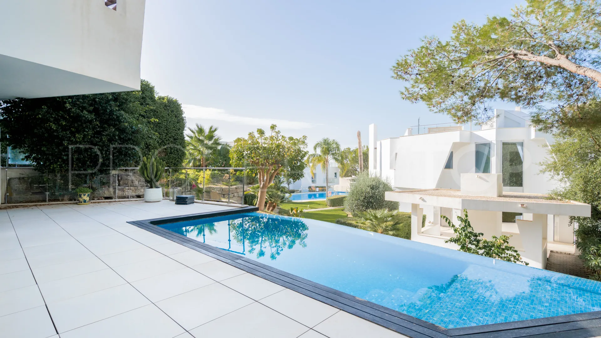 Semi detached villa in Meisho Hills for sale