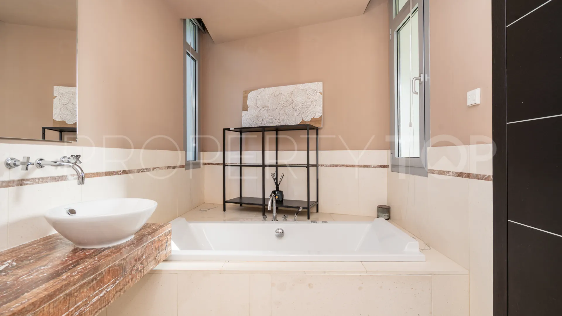 Semi detached villa in Meisho Hills for sale